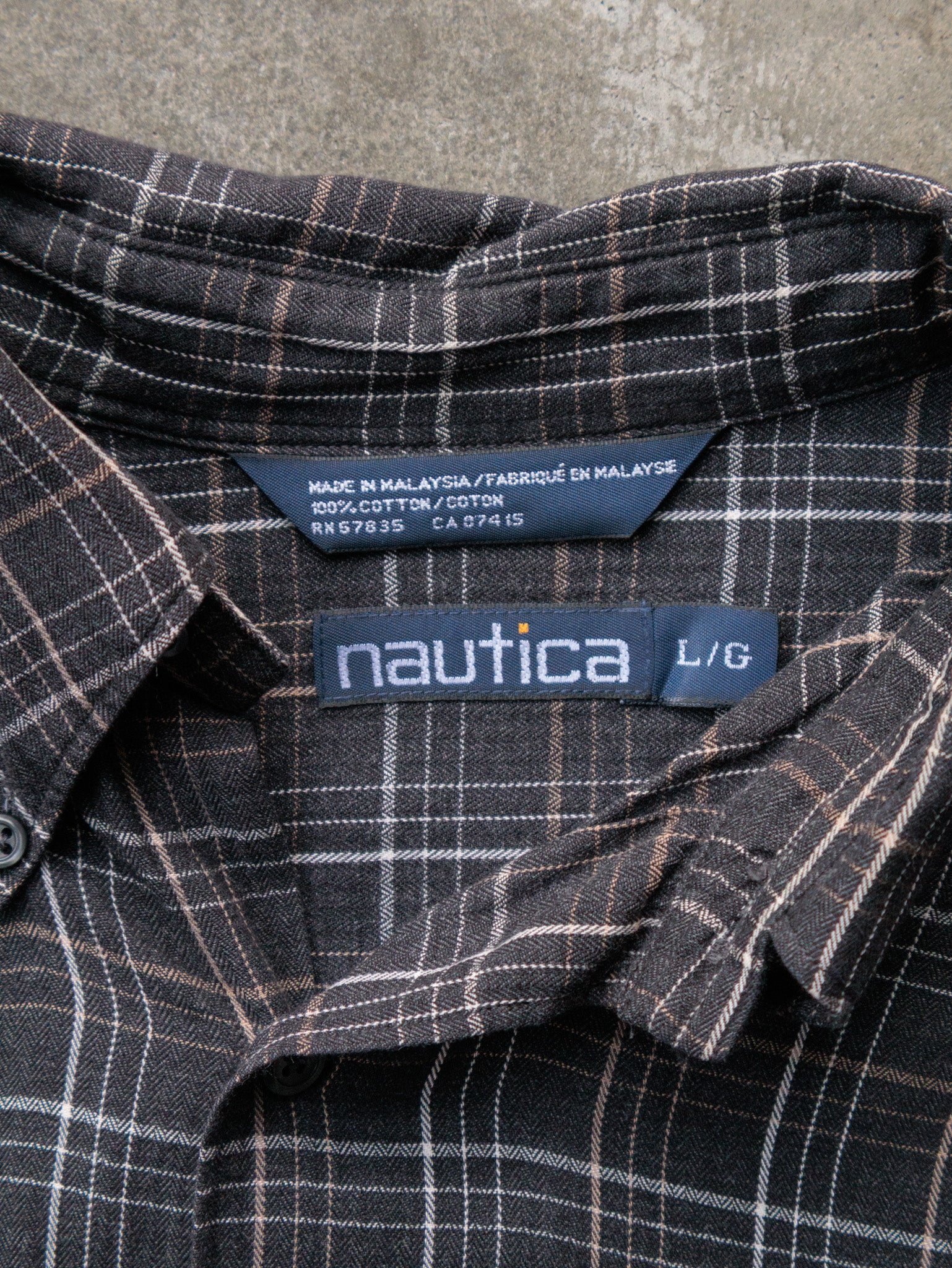 Vintage 90s Grey Plaid Nautica Flannel Shirt (L)