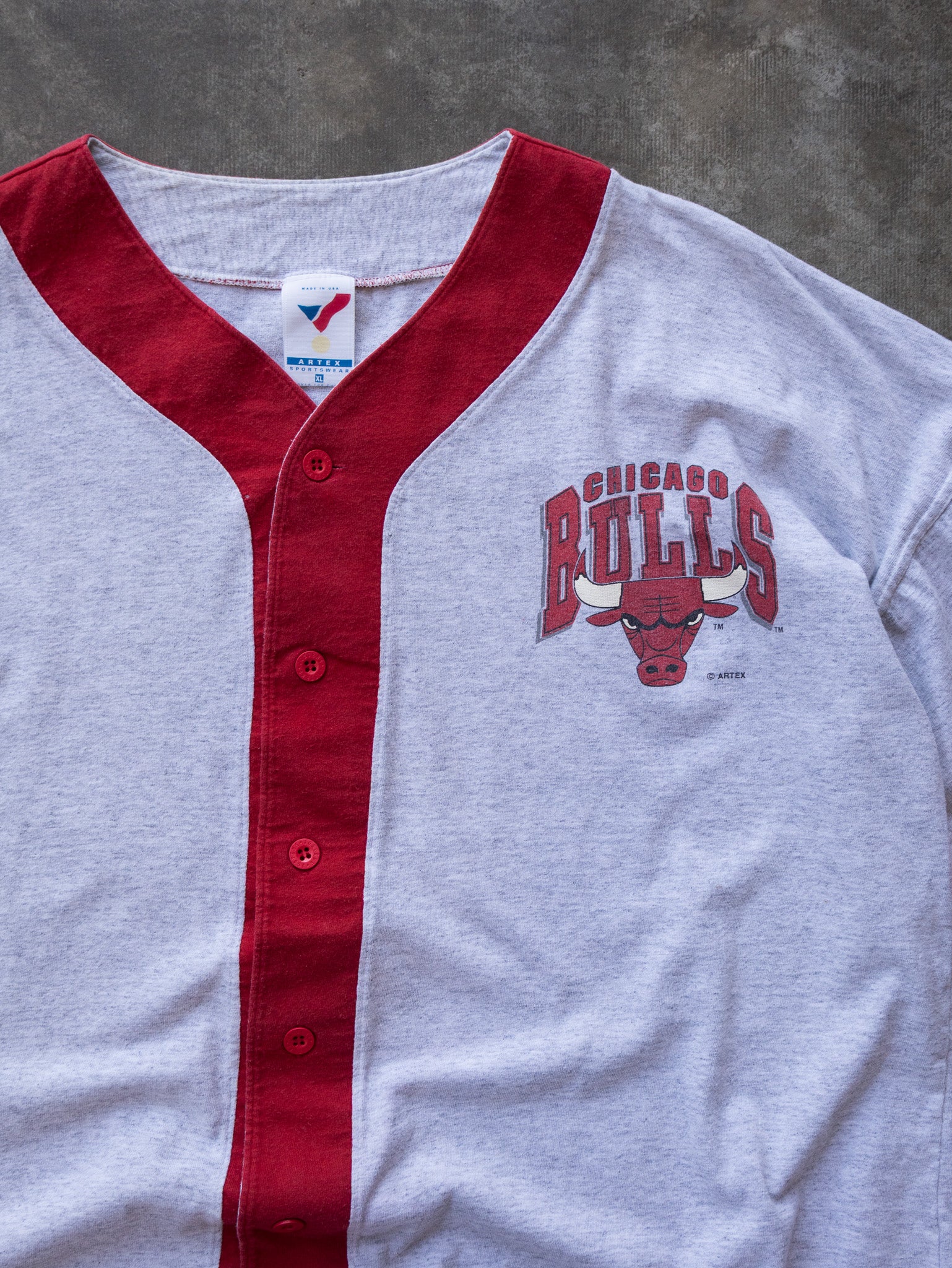 Vintage Chicago Bulls Button Tee (XL)