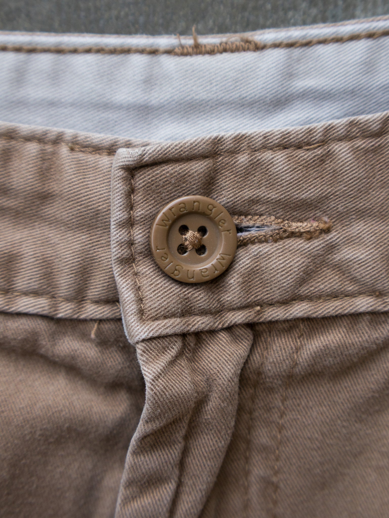 Vintage Tan Wrangler Cargo Shorts (W38)