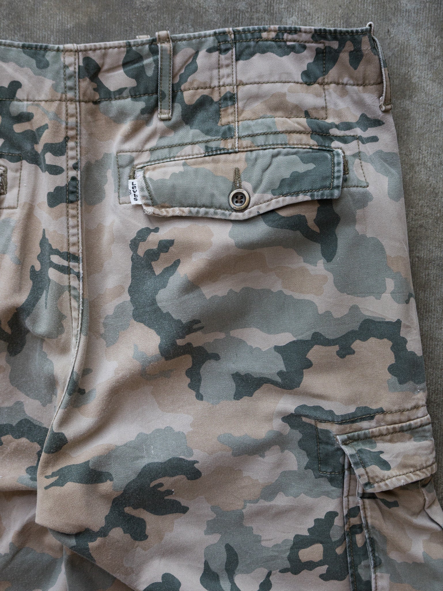 Vintage Camo Levi's Cargo Shorts (W34)