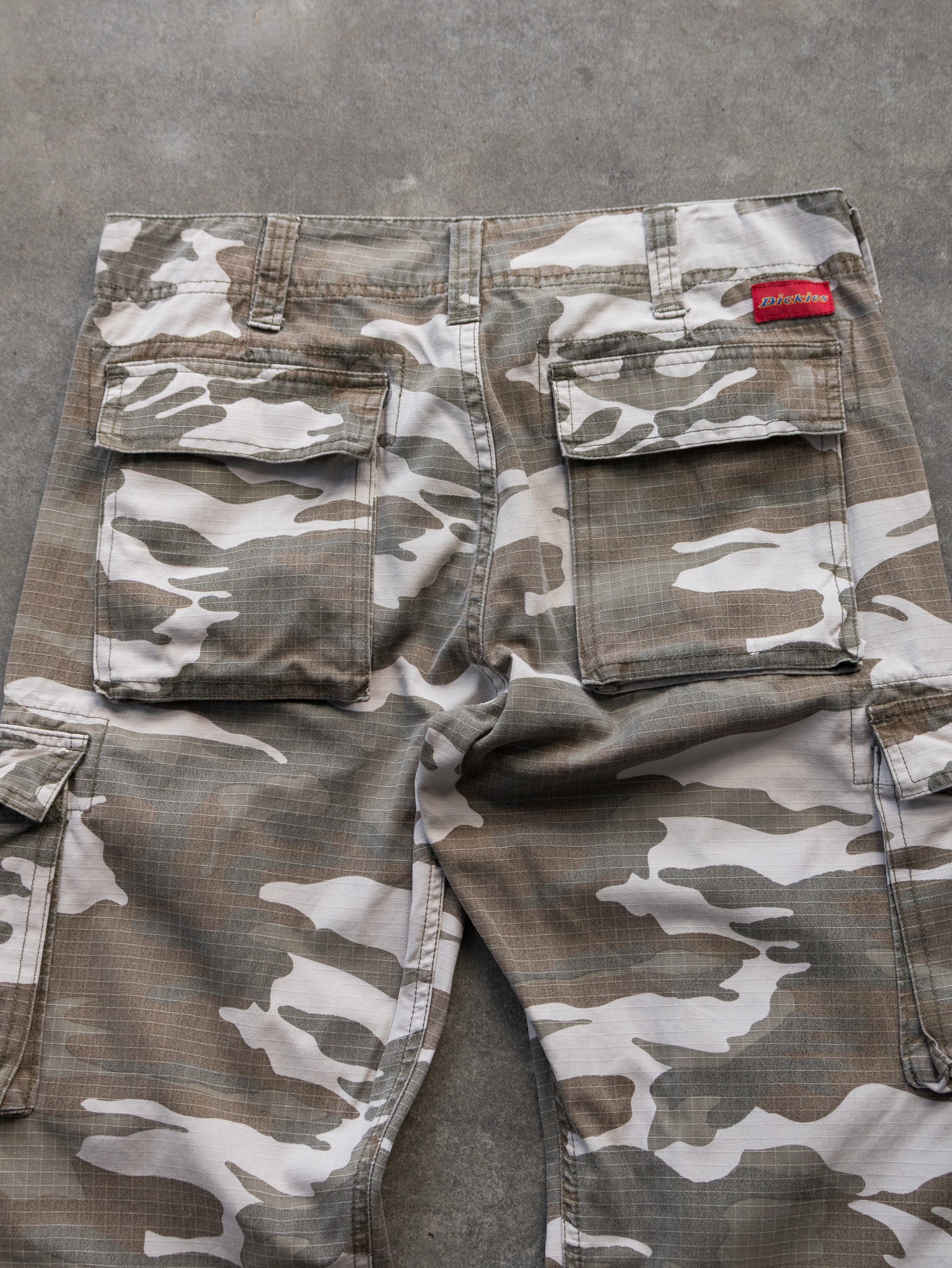 Vintage Camo Dickies Cargo Pants (W28)