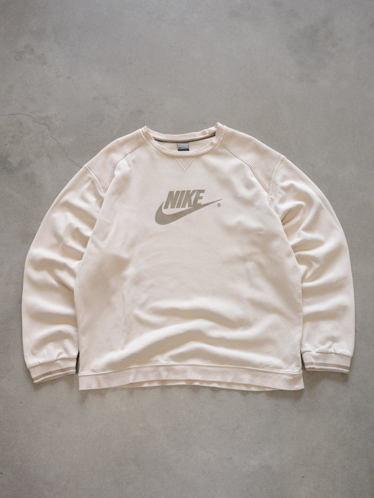 Vintage 00s Beige Nike Sweatshirt (XL)