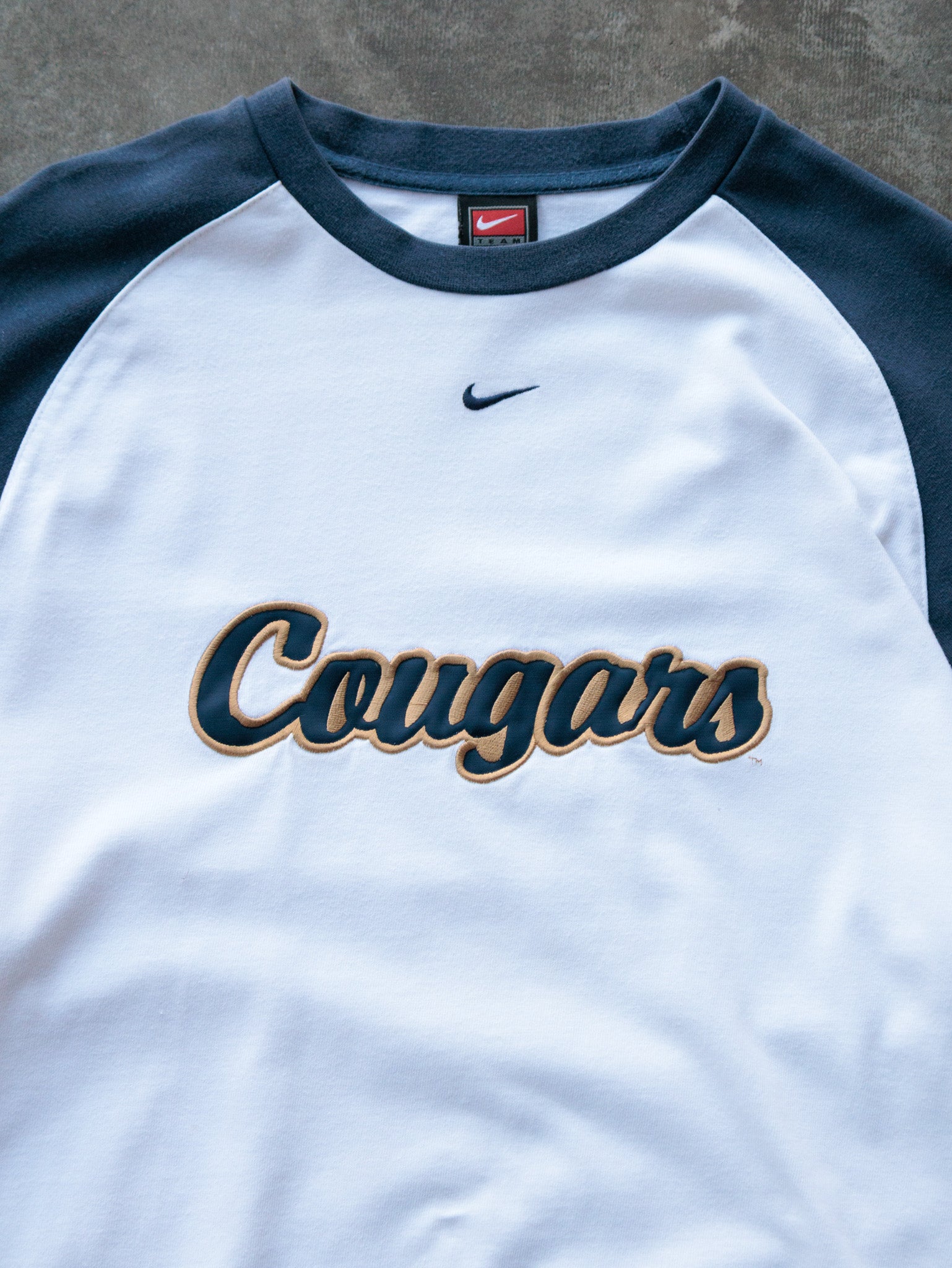 Vintage 00s White & Navy BYU Cougars Long Sleeve (M)