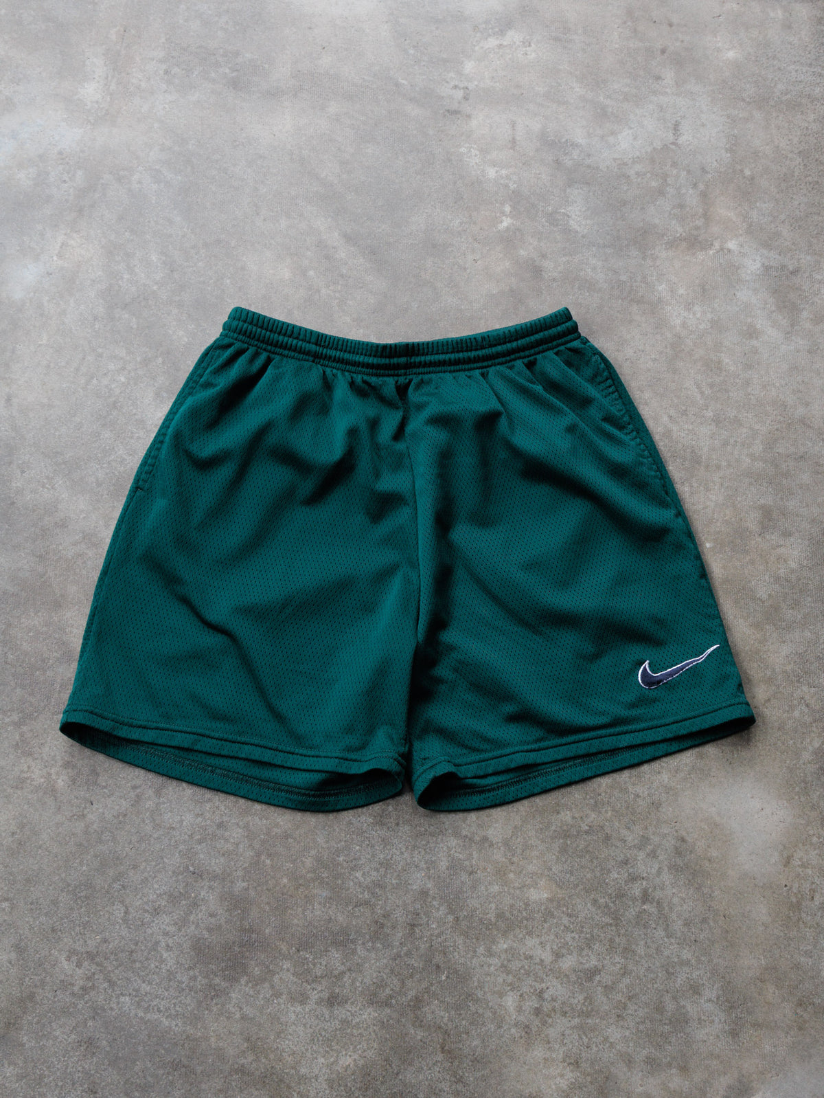 Vintage 90s Green Nike Mesh Shorts (-)