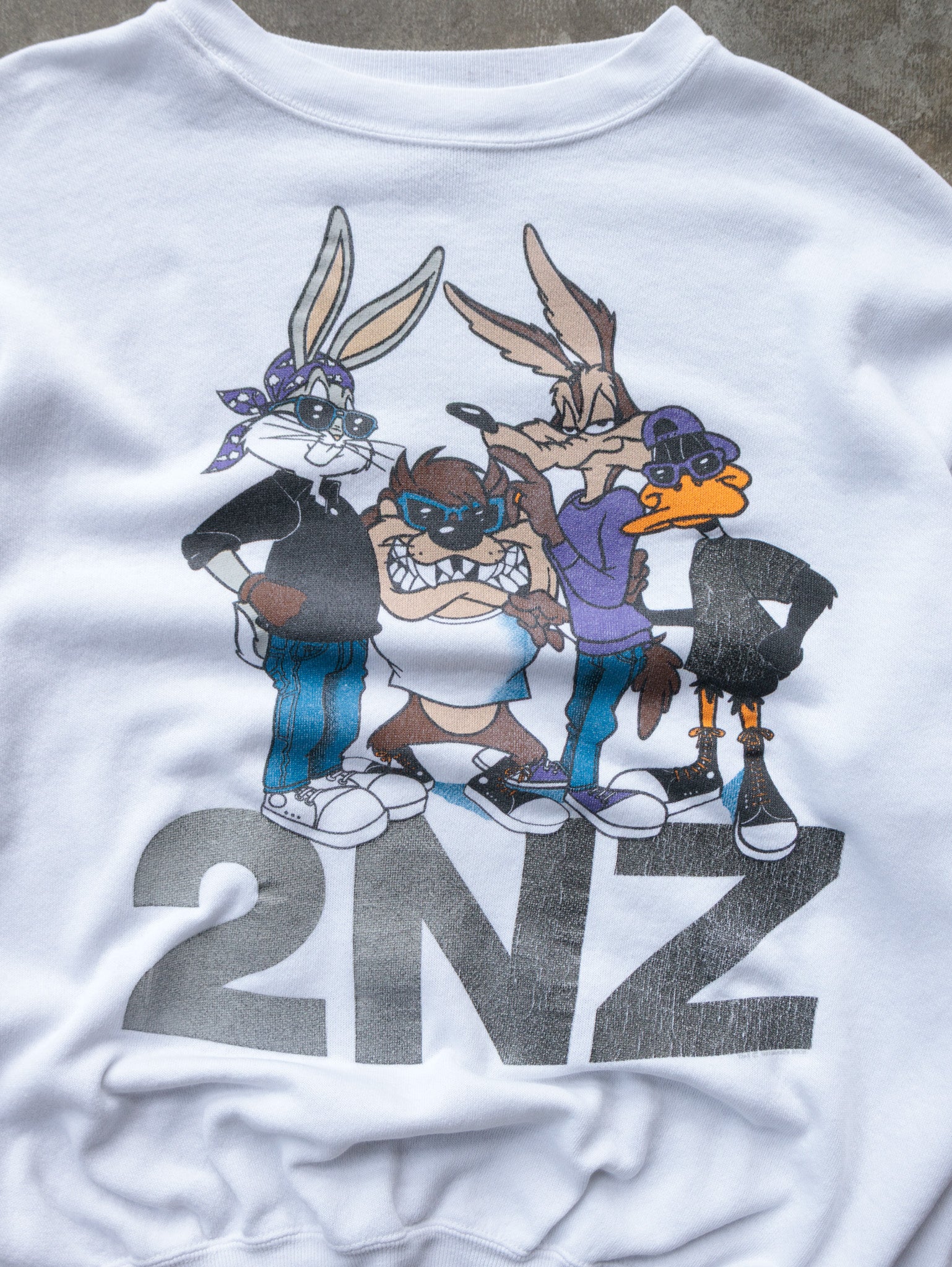 Vintage 1983 White Looney Tunes Sweatshirt (XL)