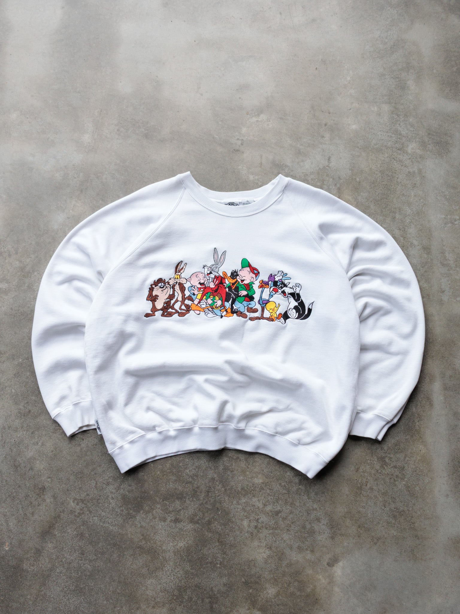 Vintage 90s White Looney Tunes Characters Sweatshirt (XL)