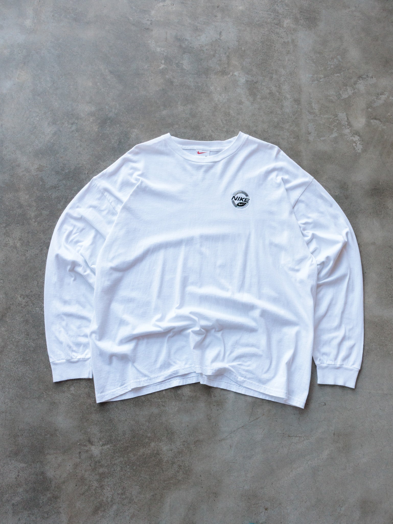 Vintage 90s White Nike Long Sleeve (XL)