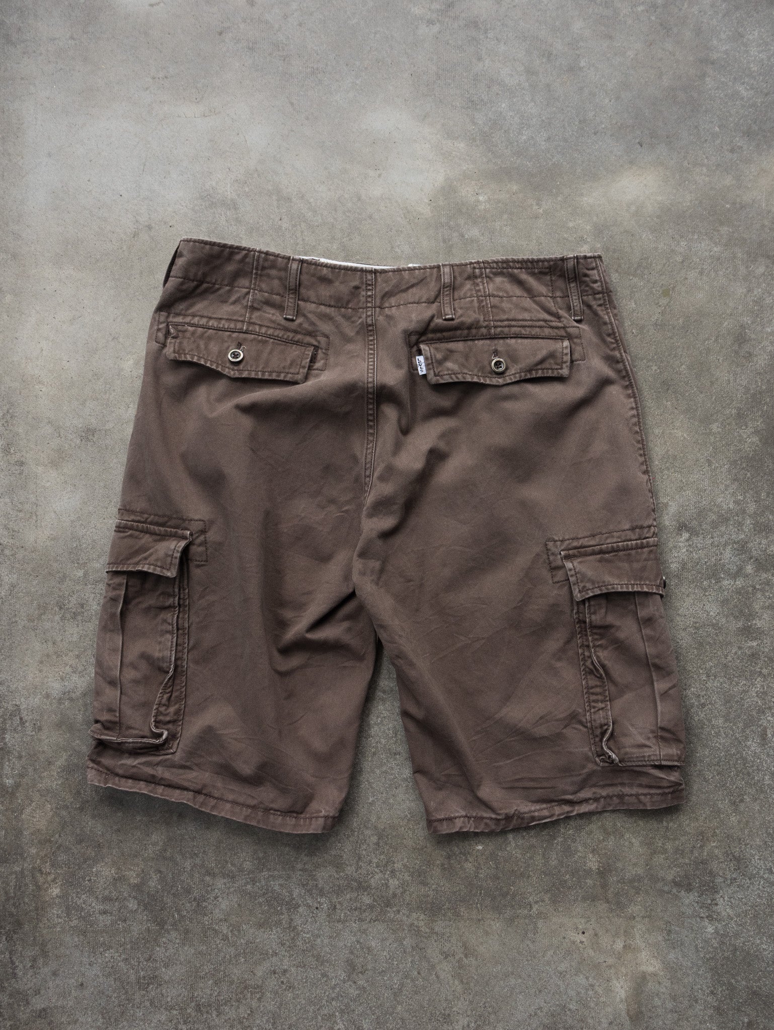 Vintage 00s Brown Levi's Cargo Shorts (W34)