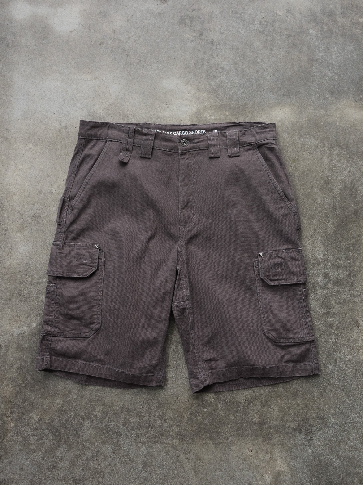 Vintage 00s Charcoal Rugged Wear Cargo Shorts (W36)