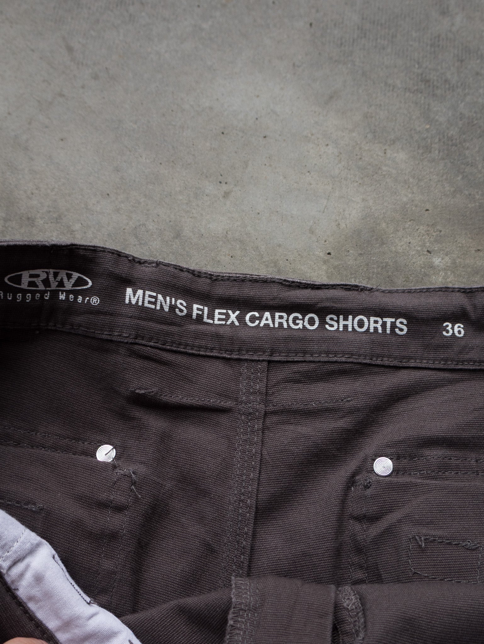 Vintage 00s Charcoal Rugged Wear Cargo Shorts (W36)