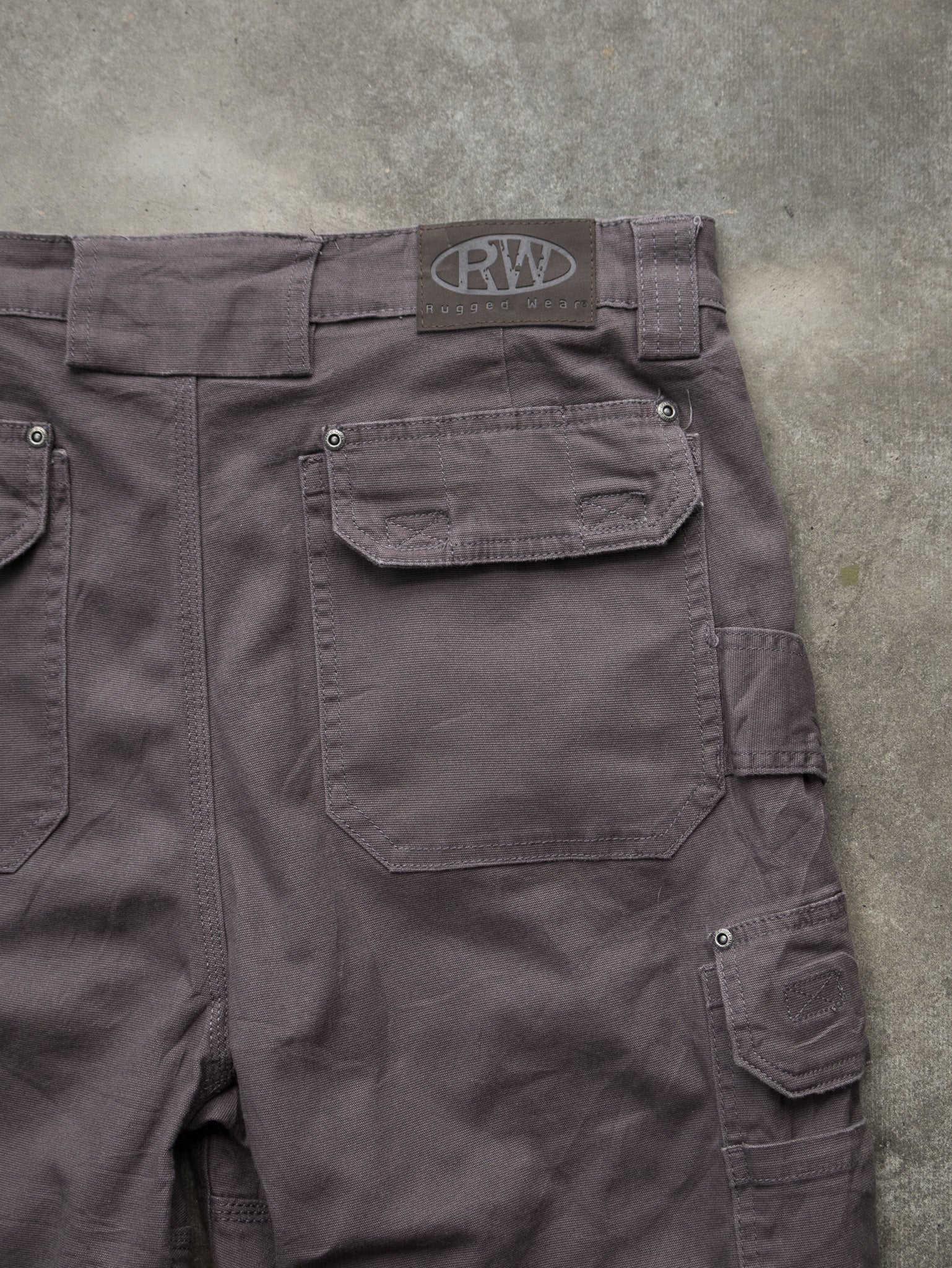 Vintage 00s Charcoal Rugged Wear Cargo Shorts (W36)