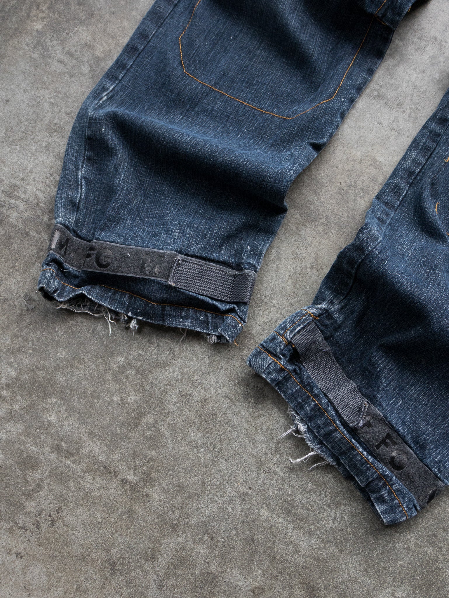 Vintage 00s Marithé François Girbaud Blue Denim Multi-Pocket Shuttle Pants (W34)