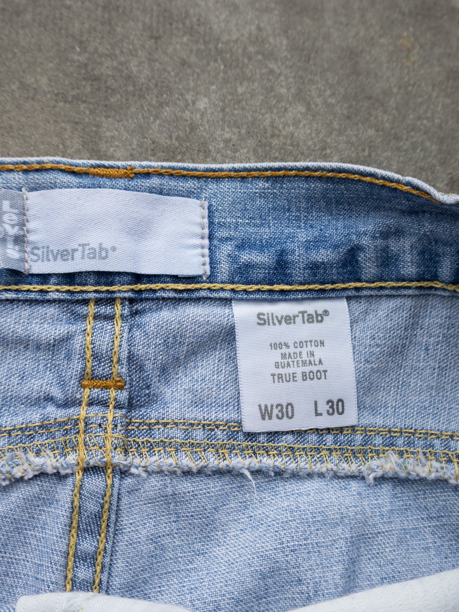 Vintage 00s Light Wash Levi's SilverTab Jeans (W30)