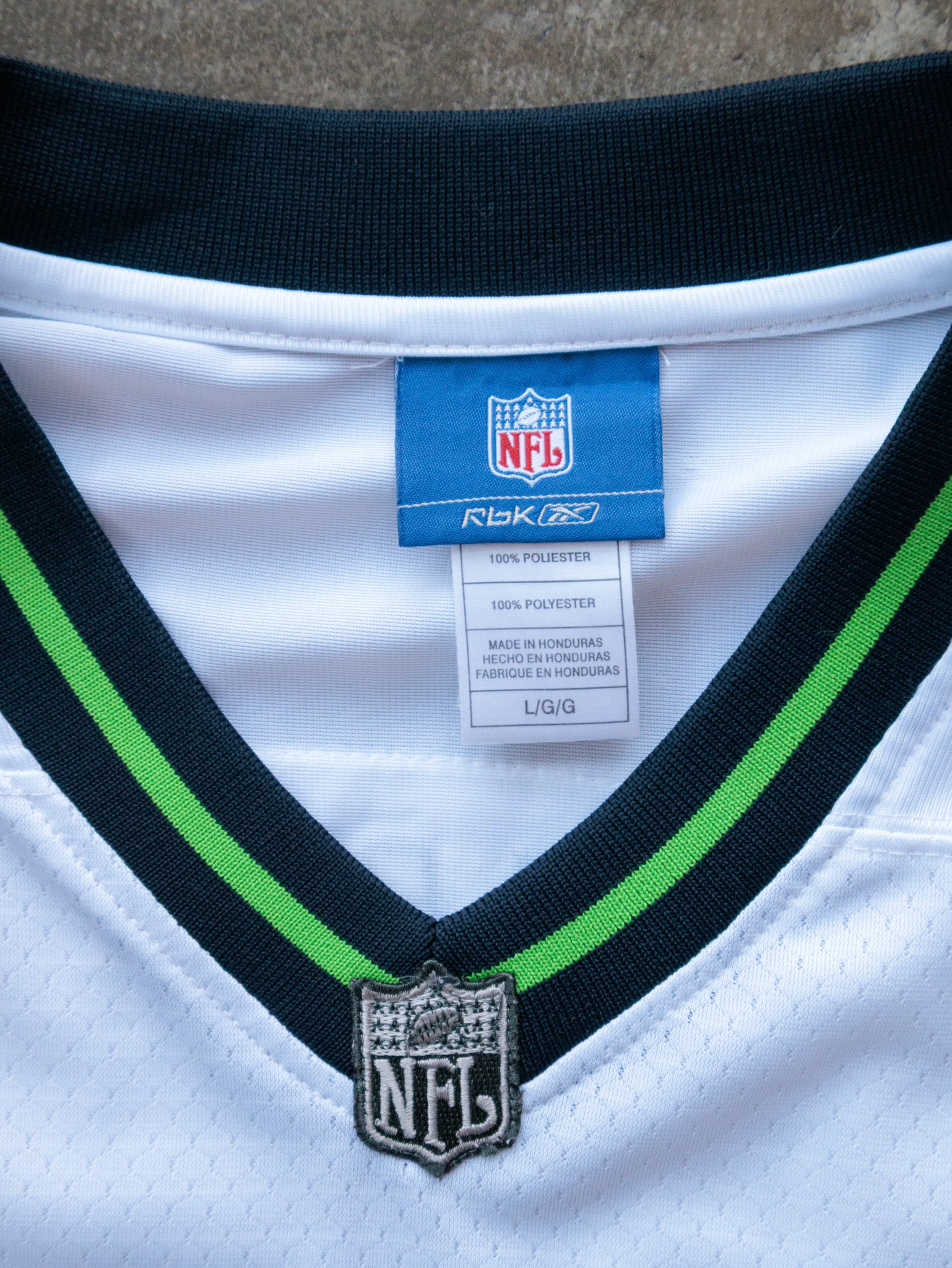 Vintage 00s White Reebok Seattle Seahawks Alexander Jersey (L)