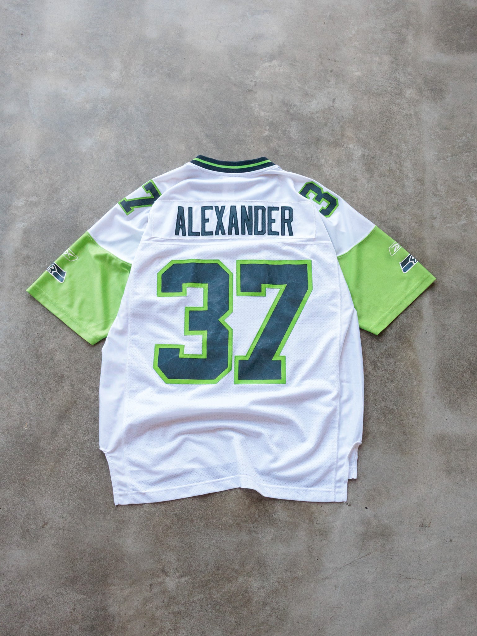 Vintage 00s White Reebok Seattle Seahawks Alexander Jersey (L)