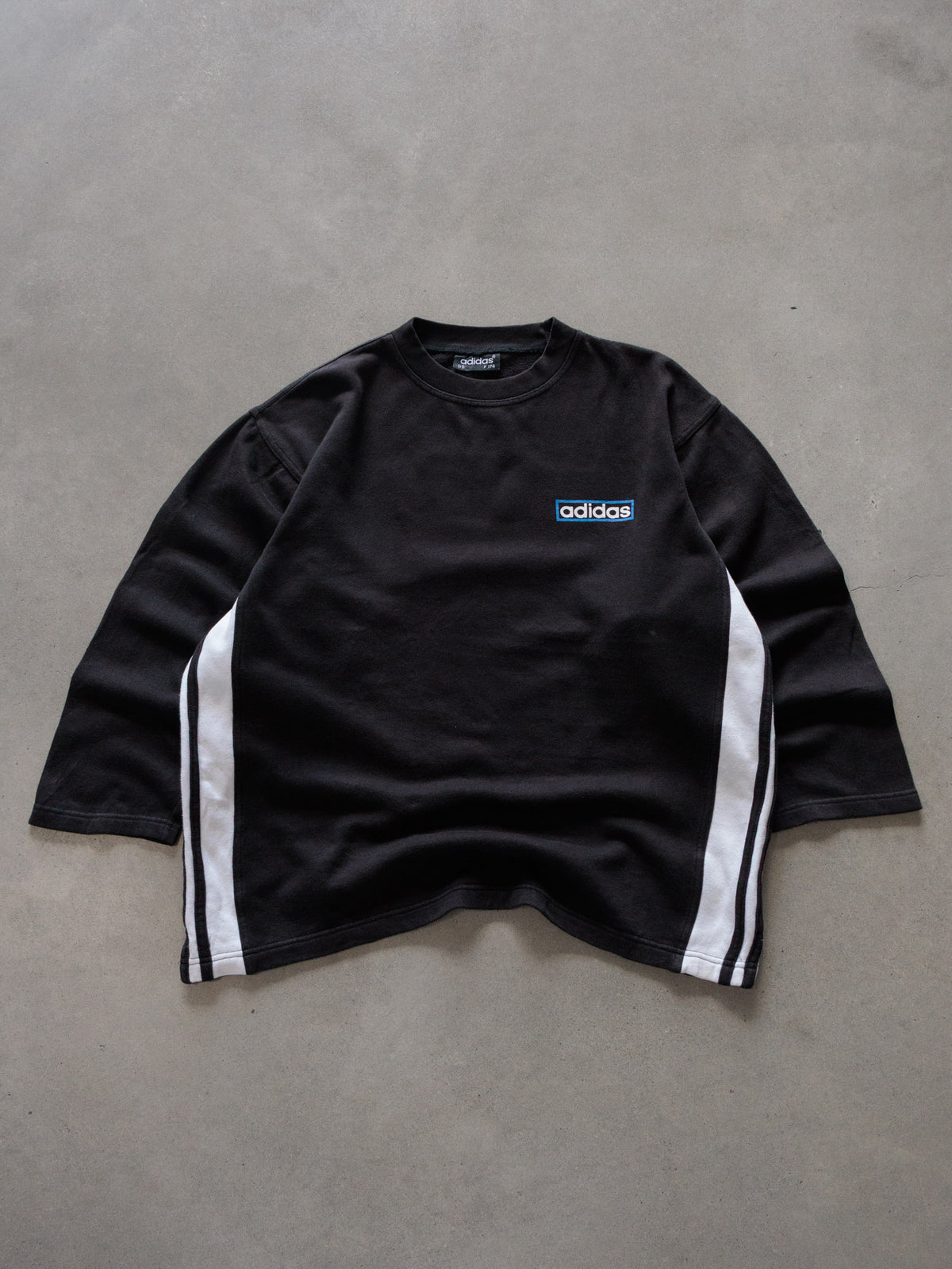Vintage Black Adidas Sweatshirt (-)