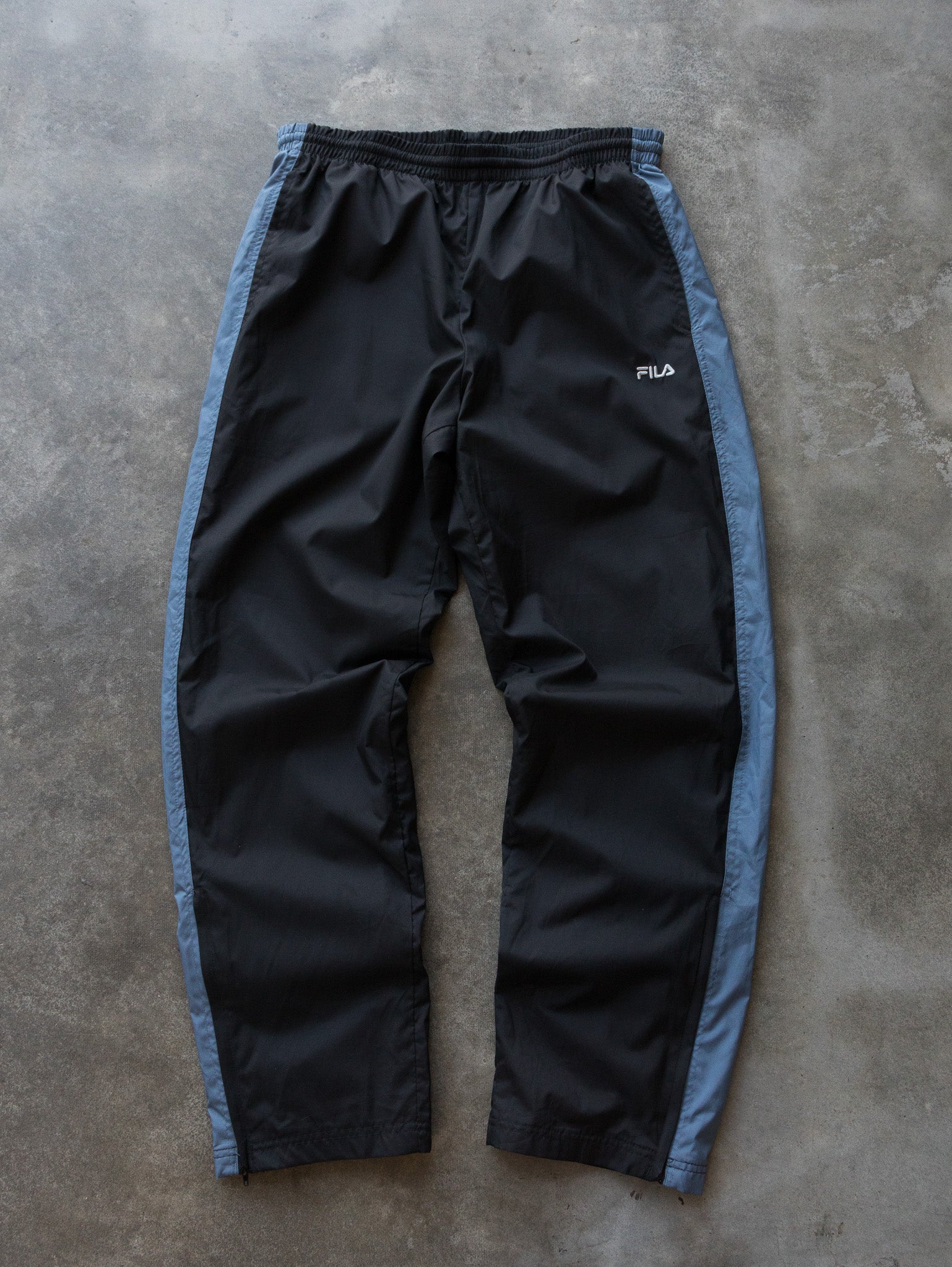 Vintage 00s Black & Blue FILA Track Pants (M)