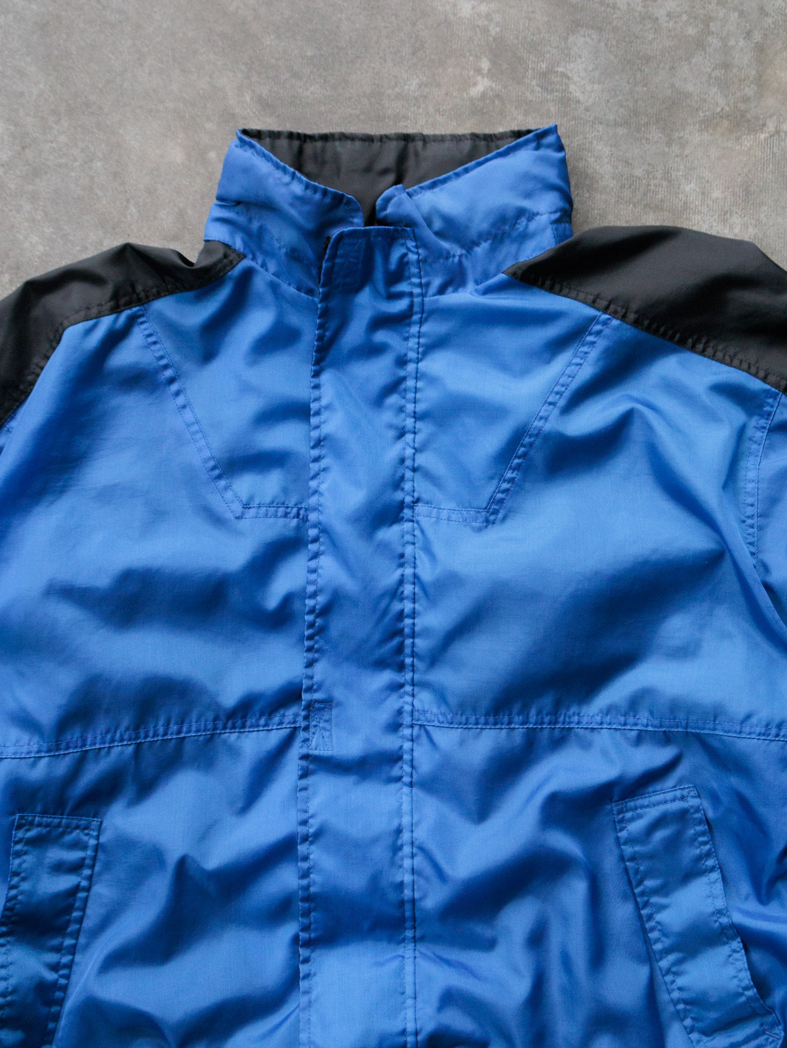Vintage 90s Blue Marlboro Unlimited Windbreaker (L)