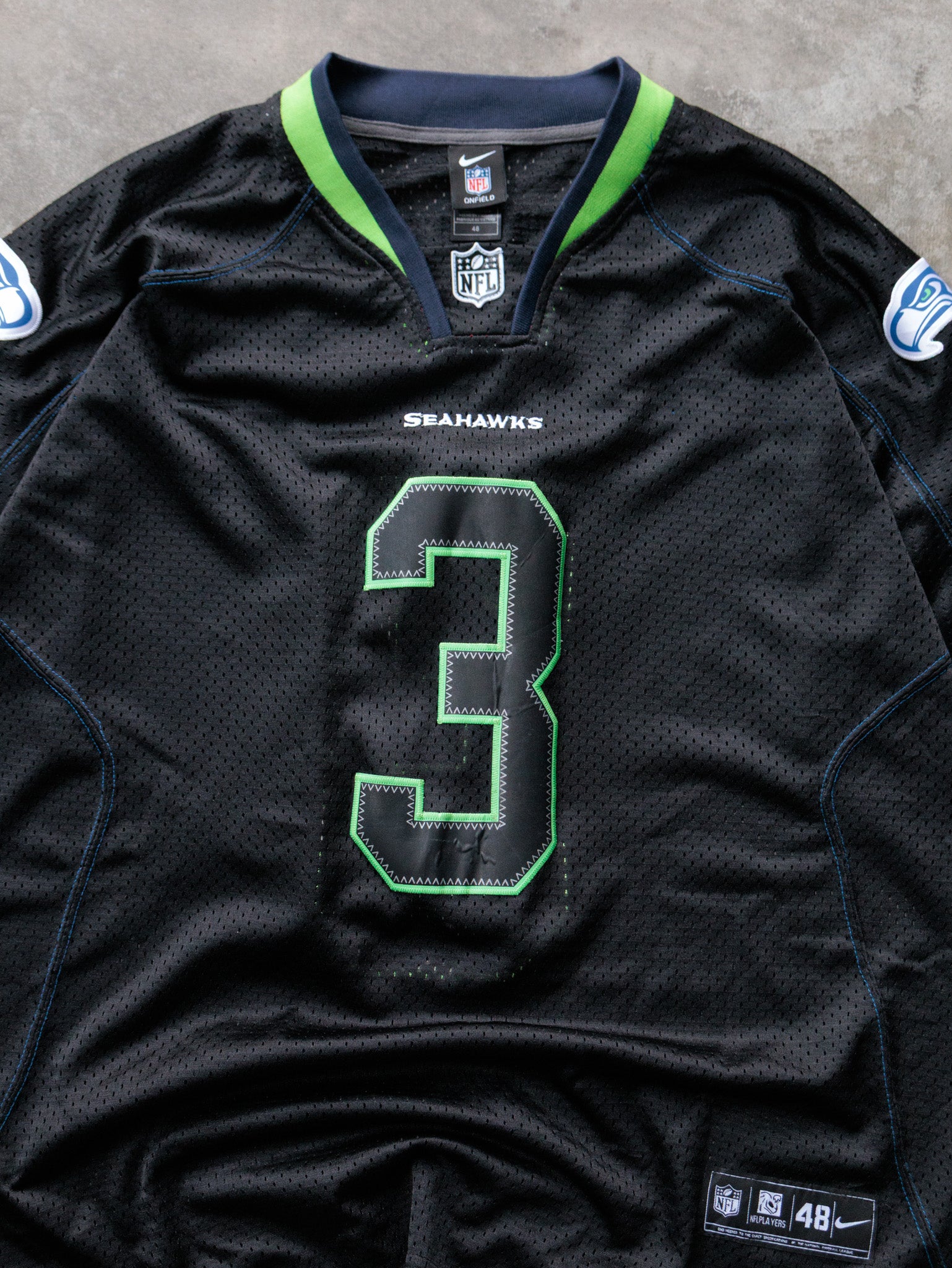 Vintage Nike Seattle Seahawks Russell Wilson NFL Jersey (L)