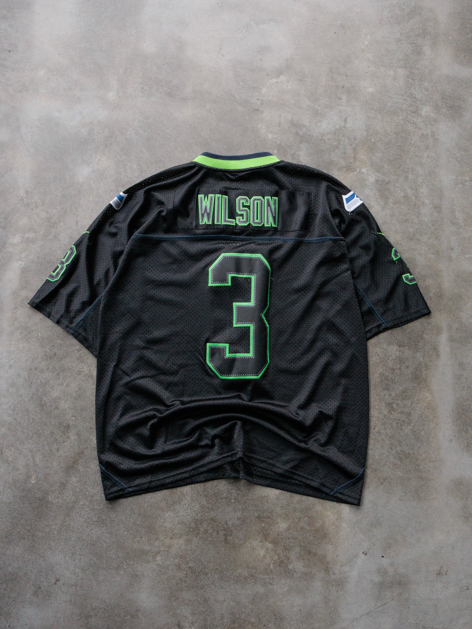 Vintage Nike Seattle Seahawks Russell Wilson NFL Jersey (L)