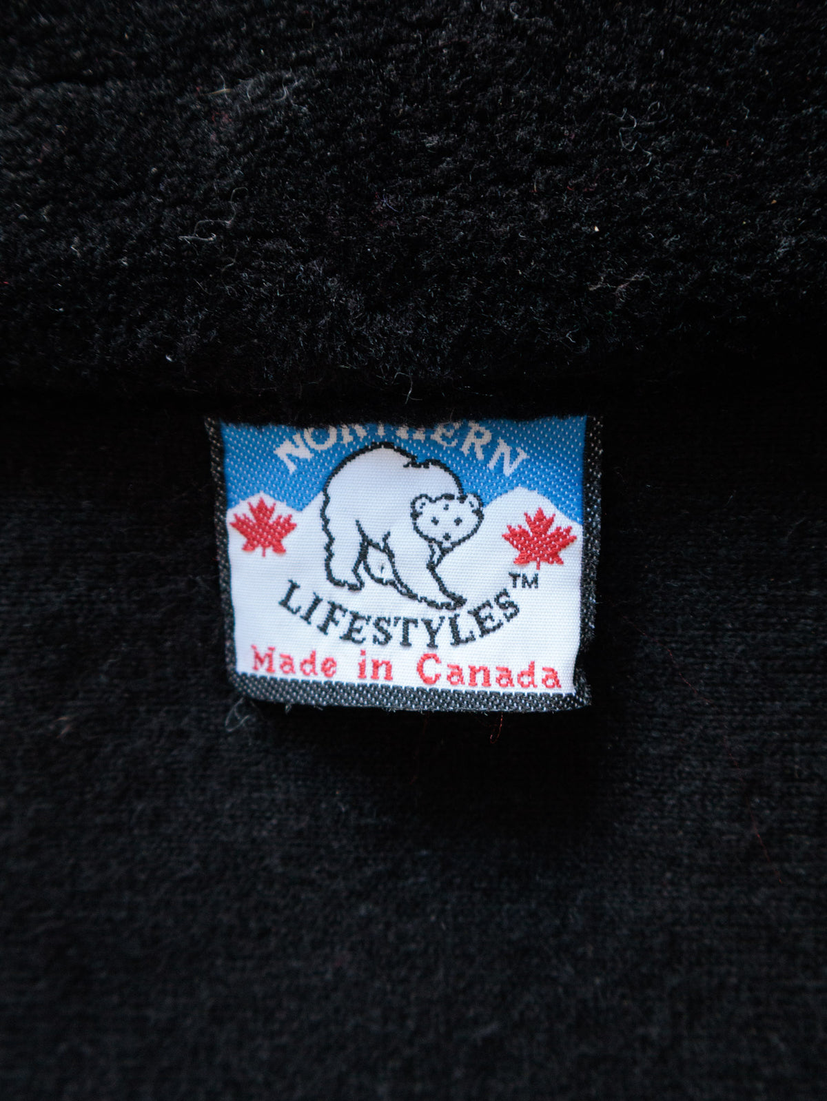 Vintage 90s Black Alaska Wolf Fleece Jacket (-)