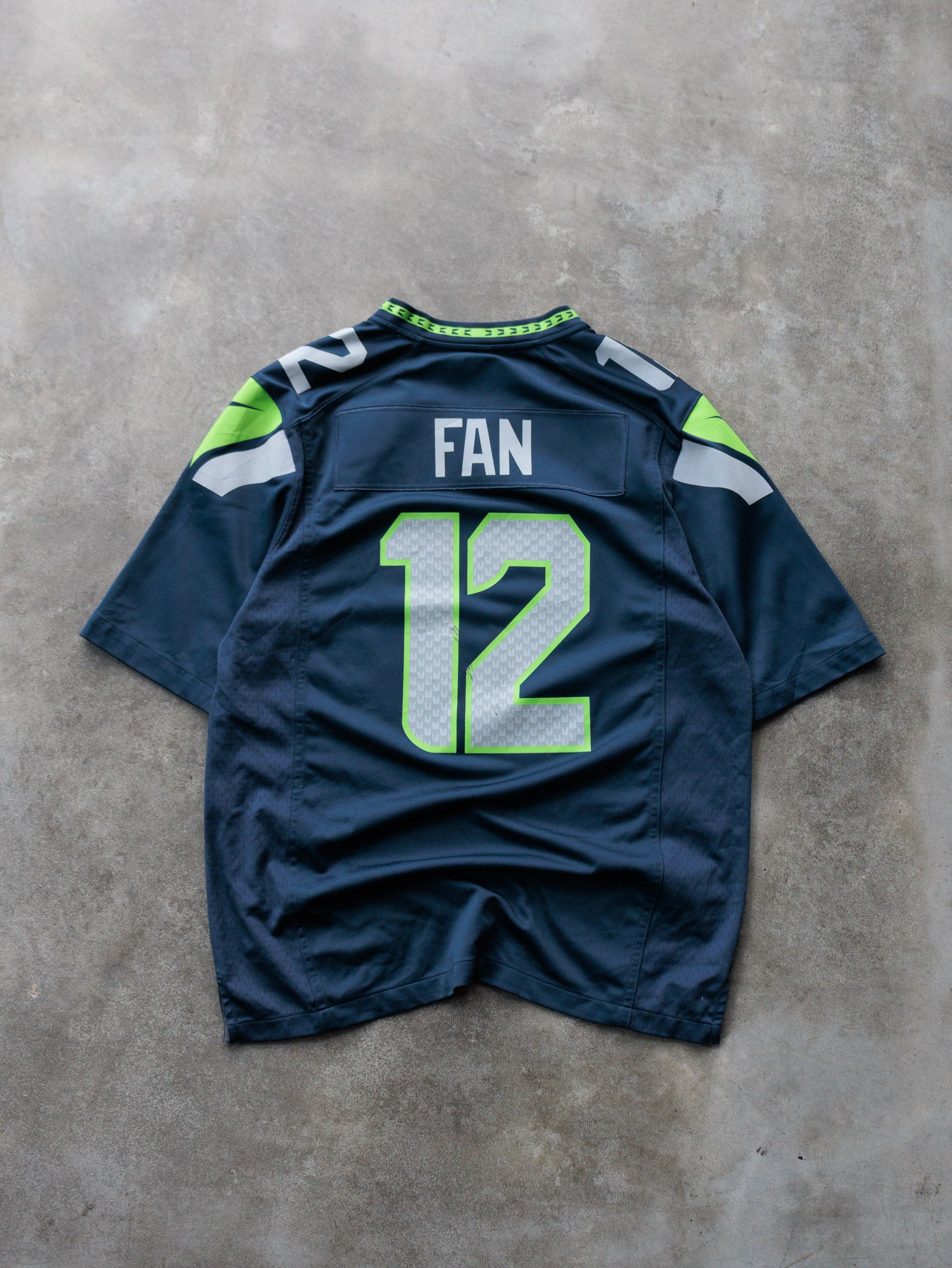 Vintage Nike Seattle Seahawks 12 Fan NFL Jersey (M)