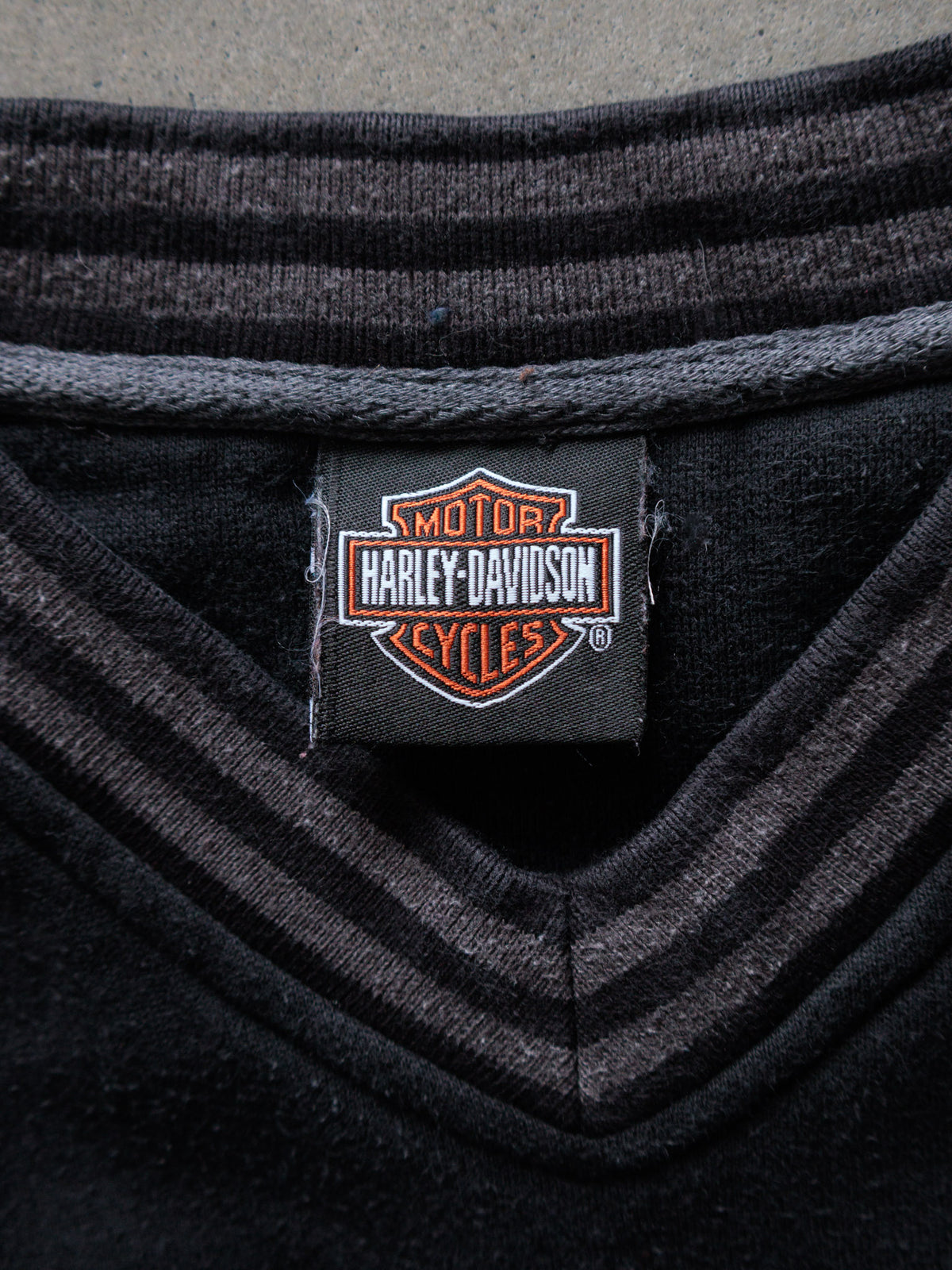 Vintage 00s Black Harley-Davidson Thiensville Wisconsin V-Neck Sweatshirt (-)
