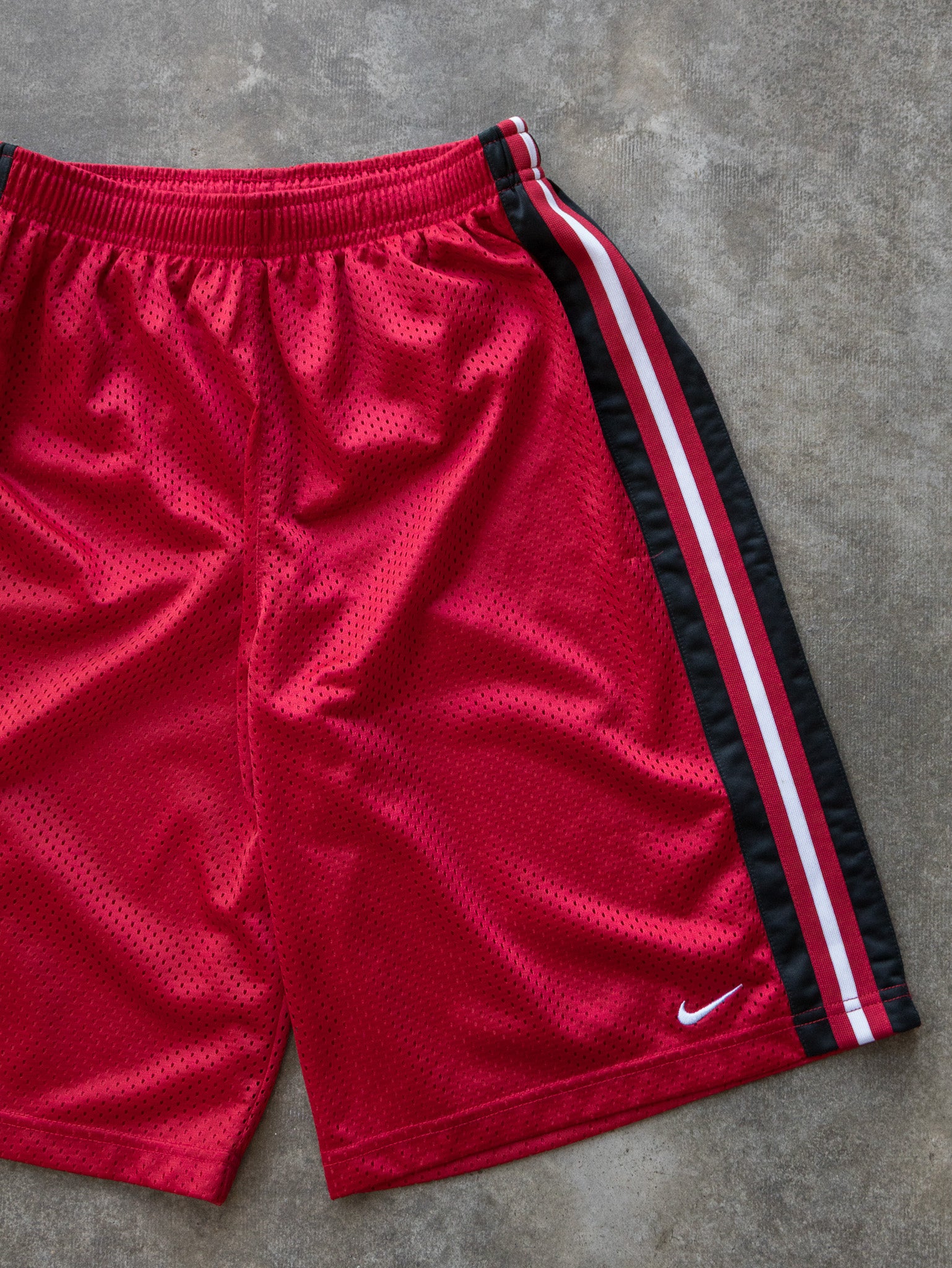 Vintage Red Nike Basketball Shorts (14-16Y)