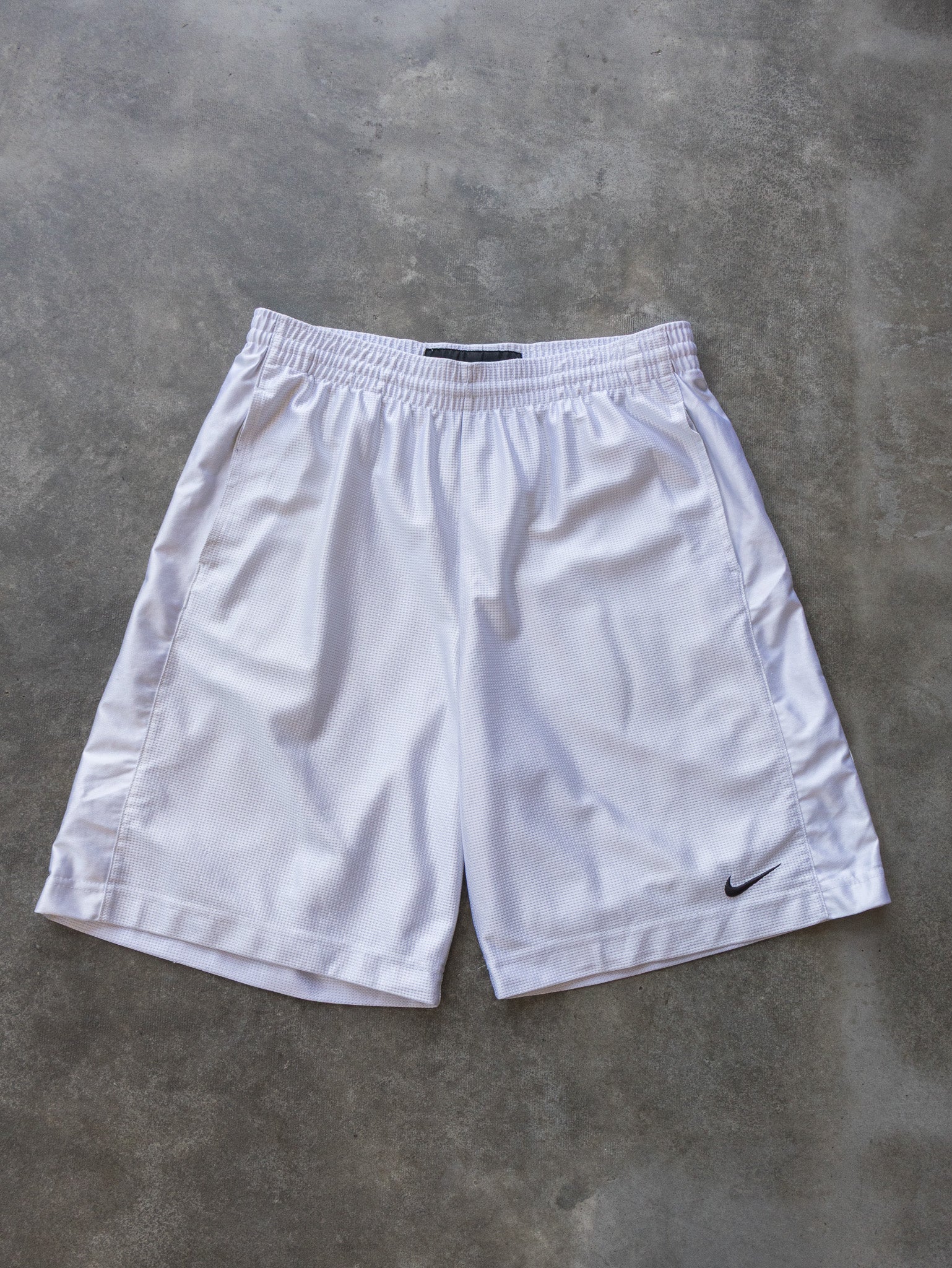 Vintage White Nike Basketball Shorts (L)