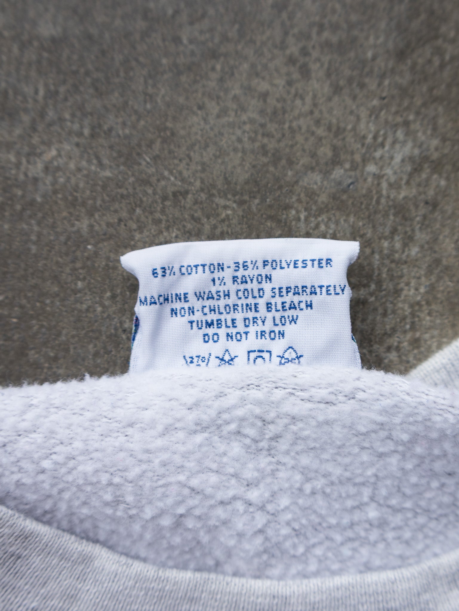 Vintage 90s Grey Georgetown Hoyas Sweatshirt (L)