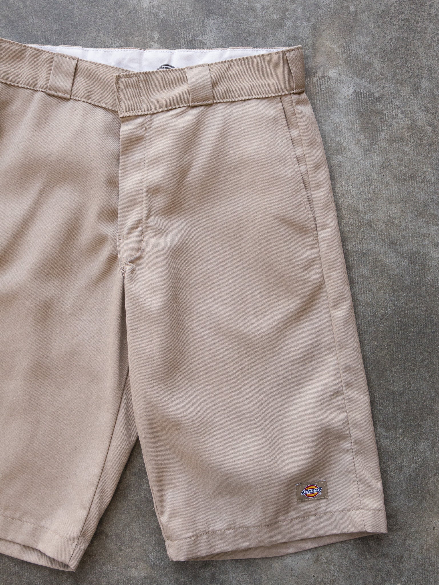Vintage Khaki Dickies Work Shorts (W32)
