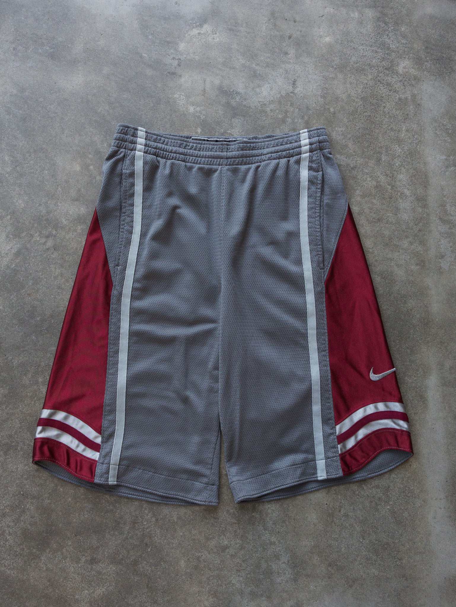 Vintage Grey Burgundy Nike Basketball Shorts (M)