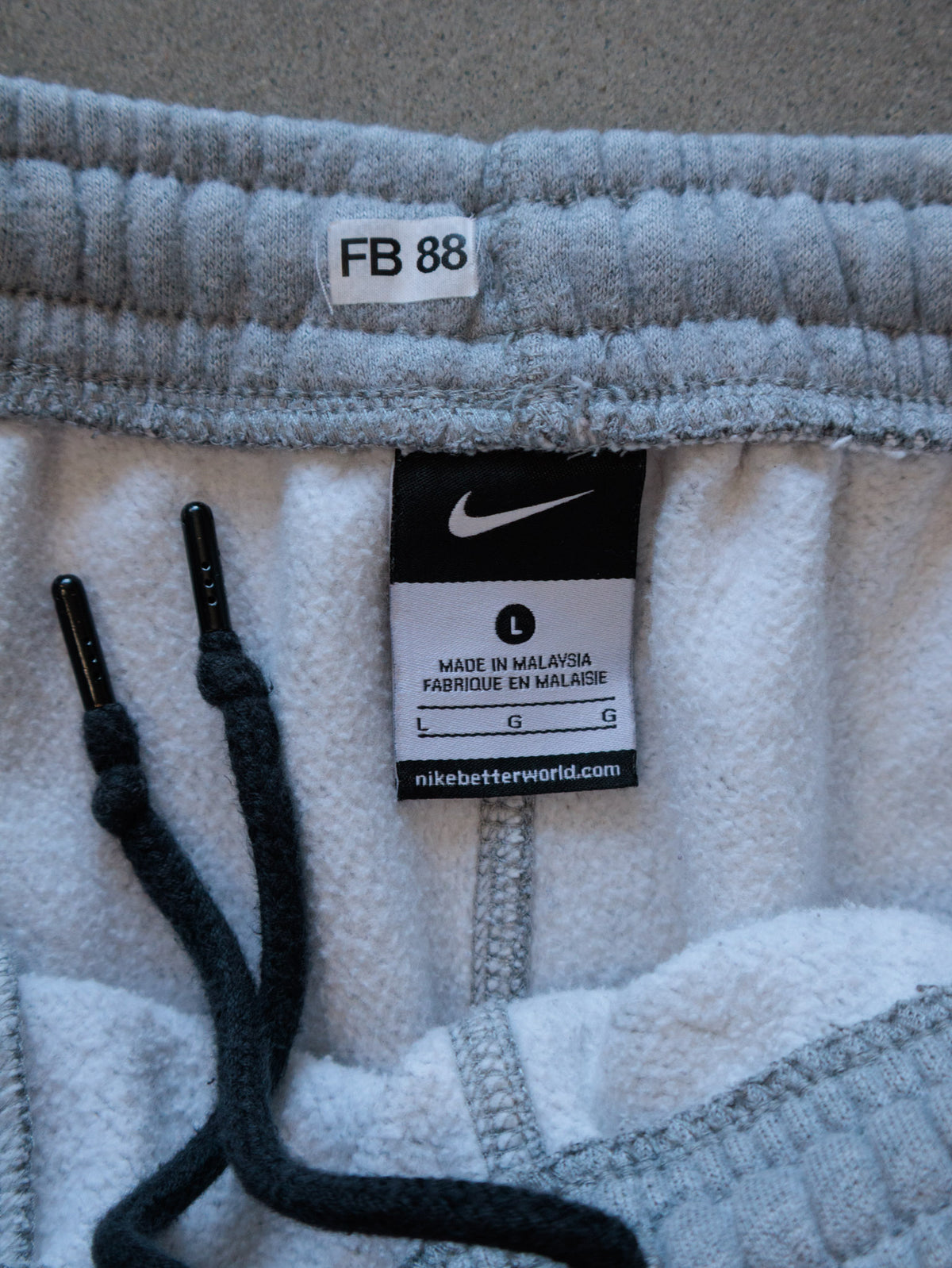 Vintage 00s Grey Nike Sweatpants (L)
