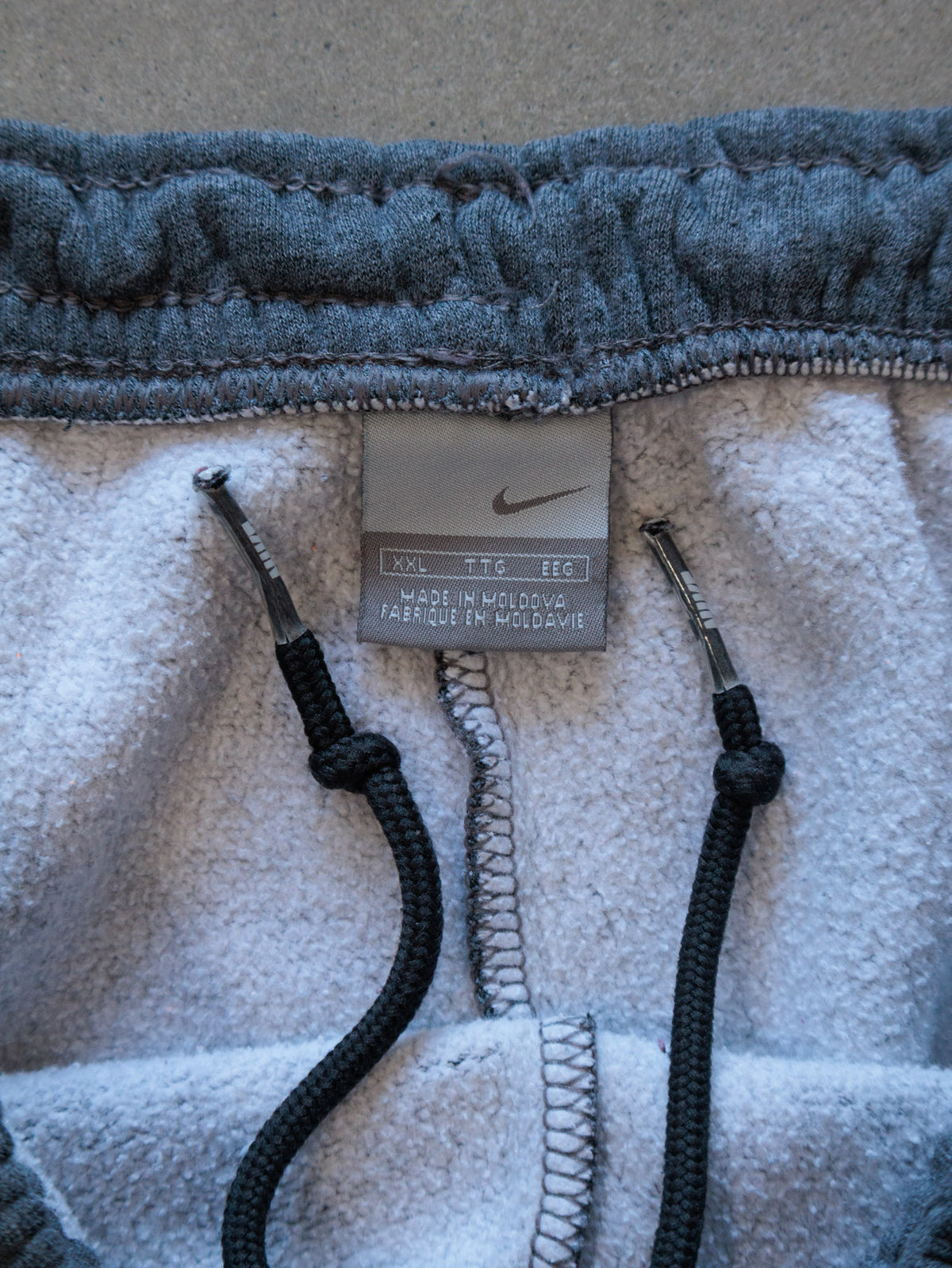 Vintage Grey Nike Sweatpants (2XL)