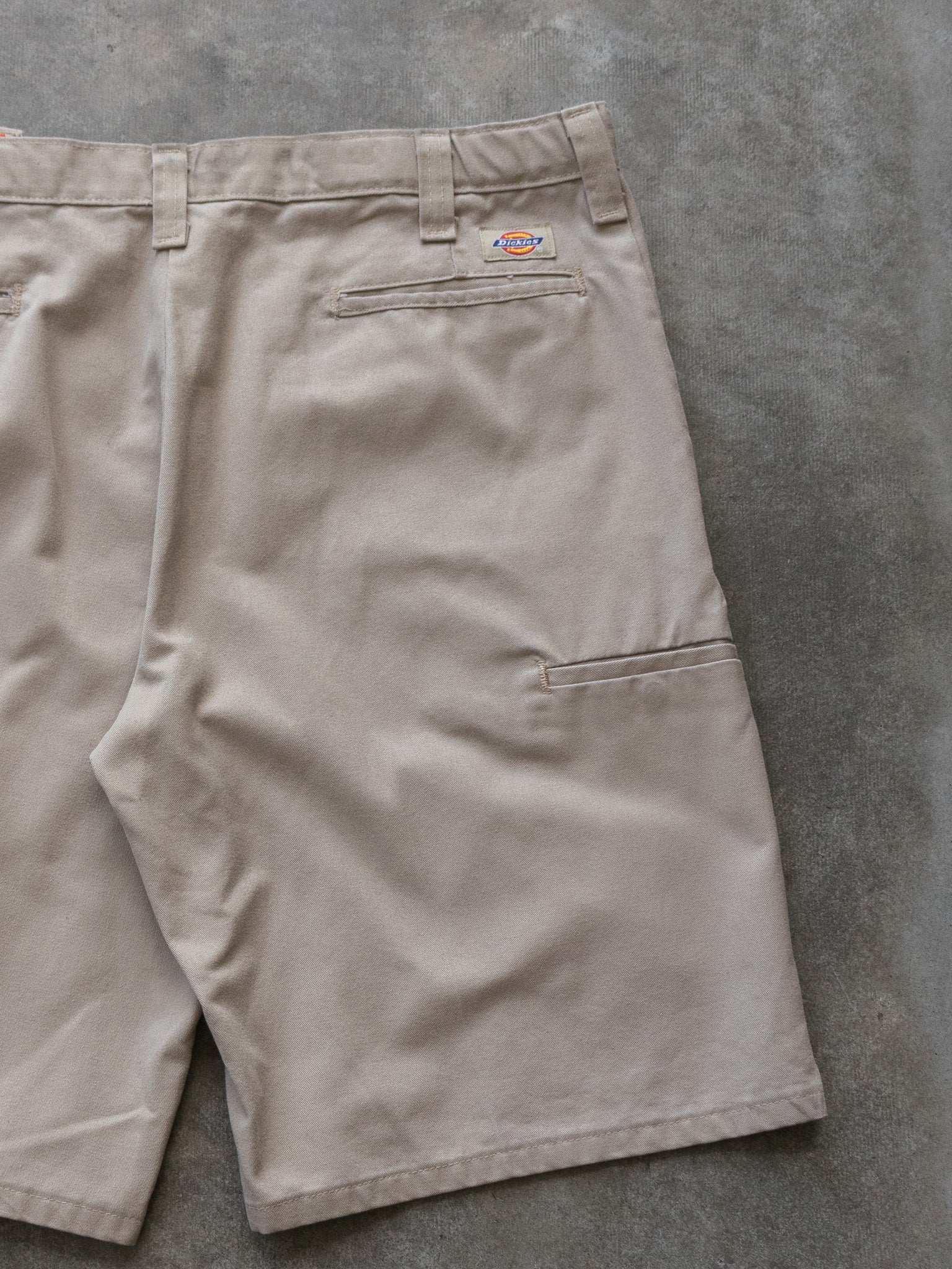 Vintage Khaki Dickies Work Shorts (W36)