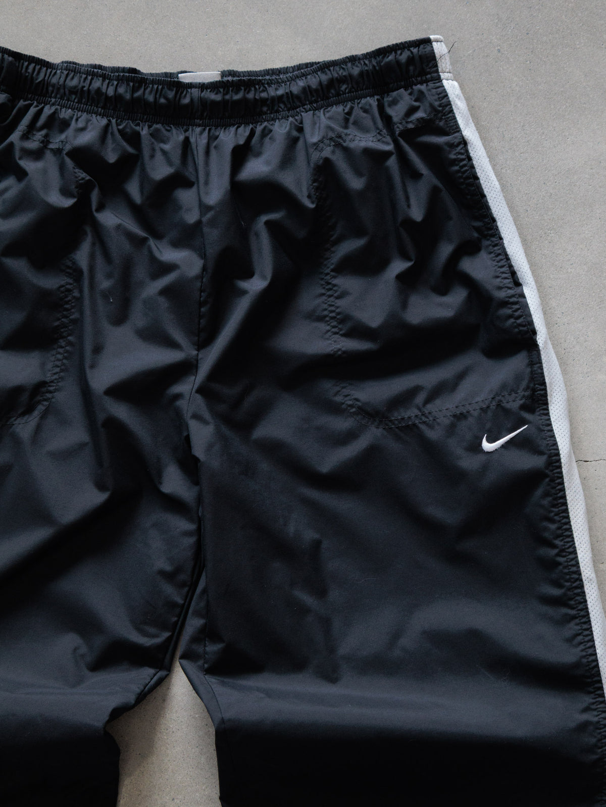 Vintage 00s Black Nike Track Pants (-)