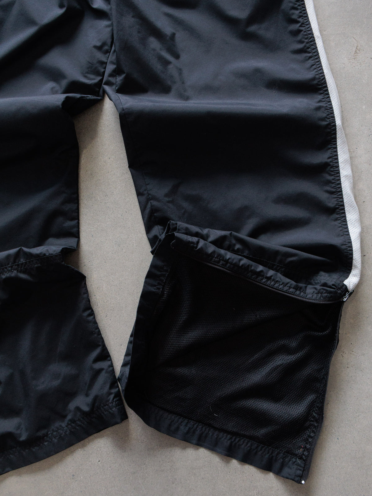 Vintage 00s Black Nike Track Pants (-)