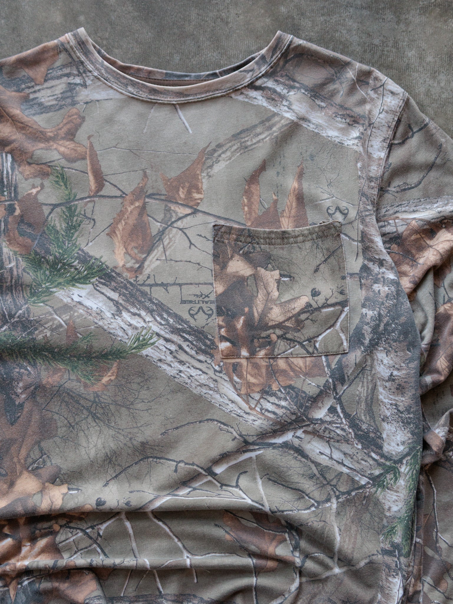 Vintage Grey Camo Realtree Pocket Long Sleeve Tee (2XL)