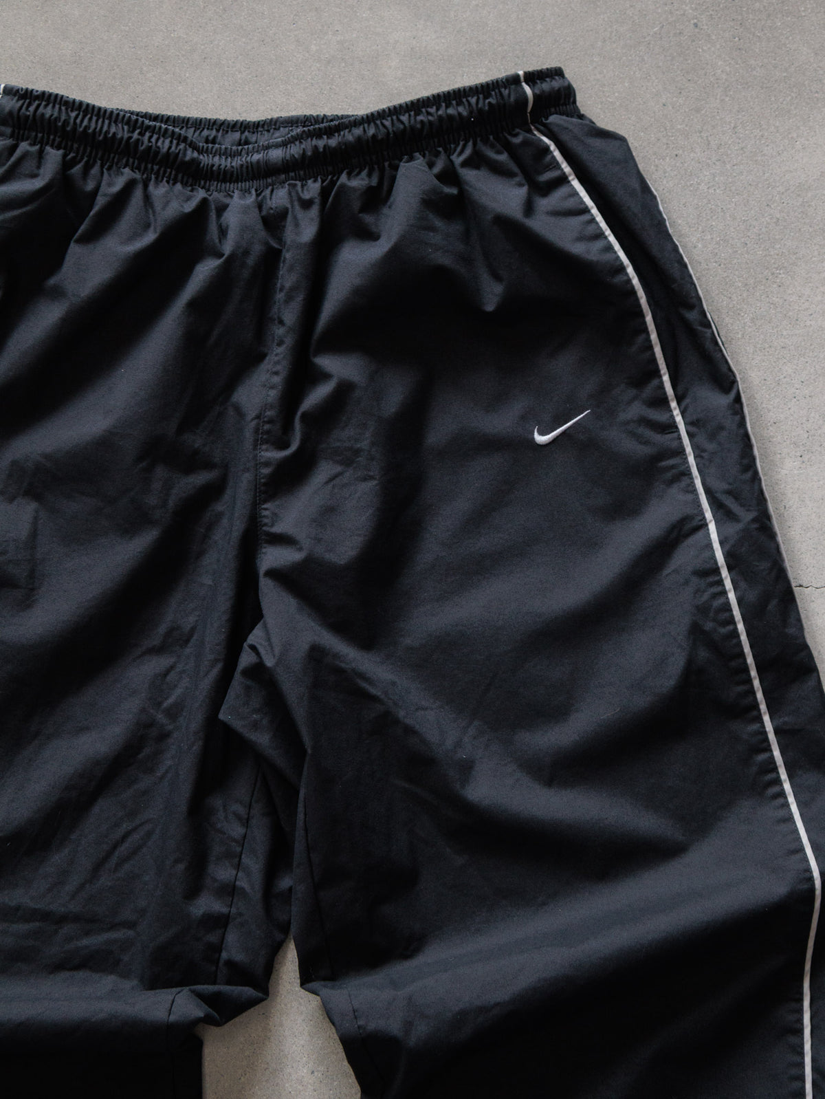 Vintage 00s Black Nike Track Pants (M)