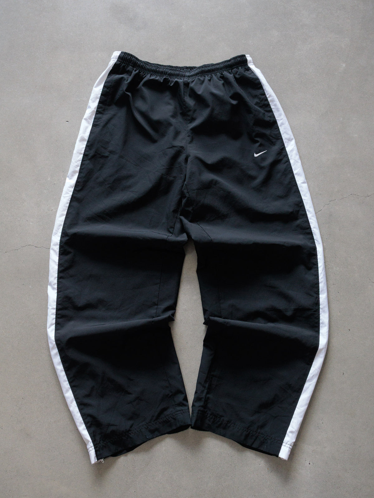 Vintage 00s Black Nike Track Pants (M)