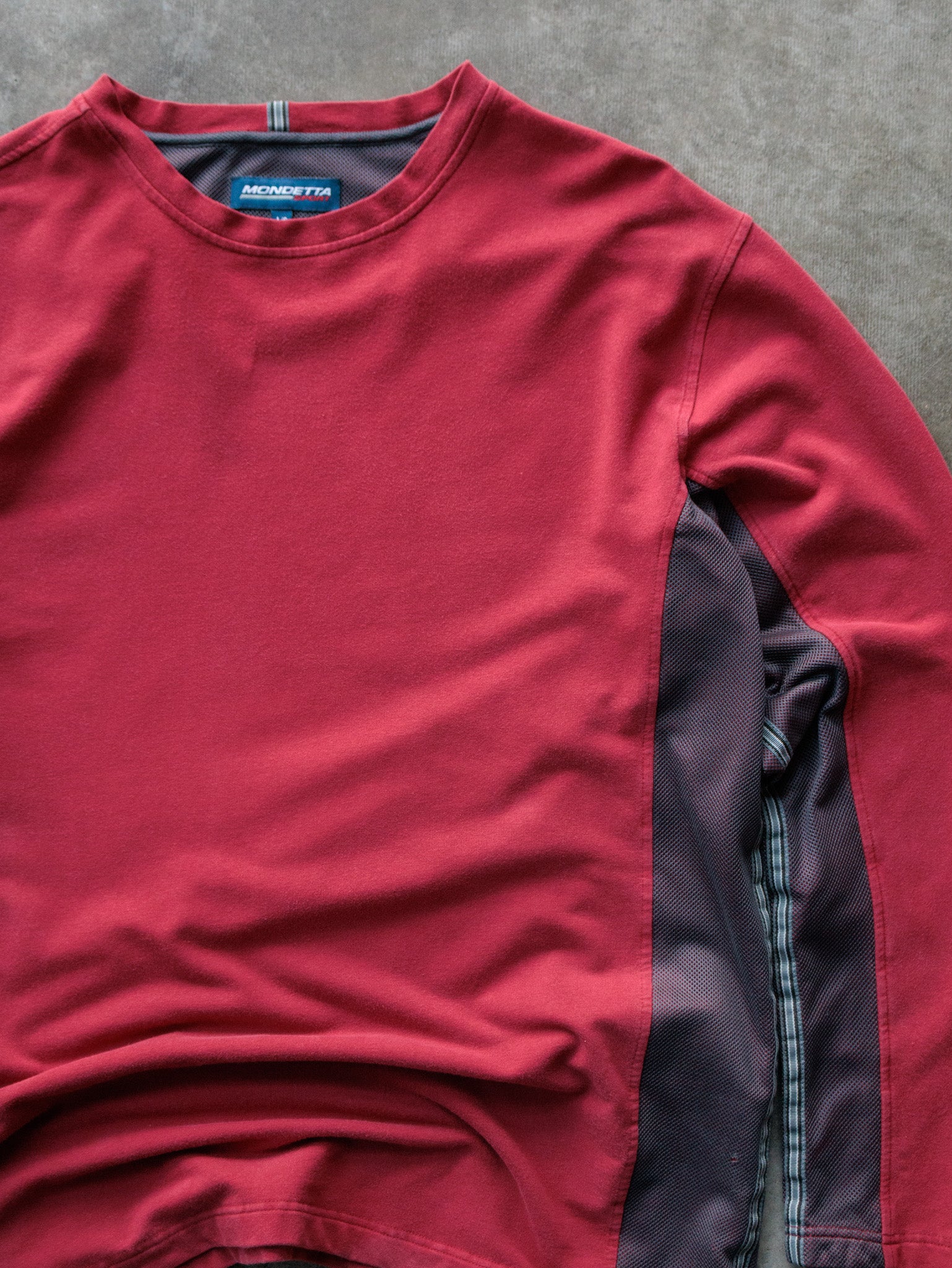 Vintage 00s Red Mondetta Sport Long Sleeve Tee (L)