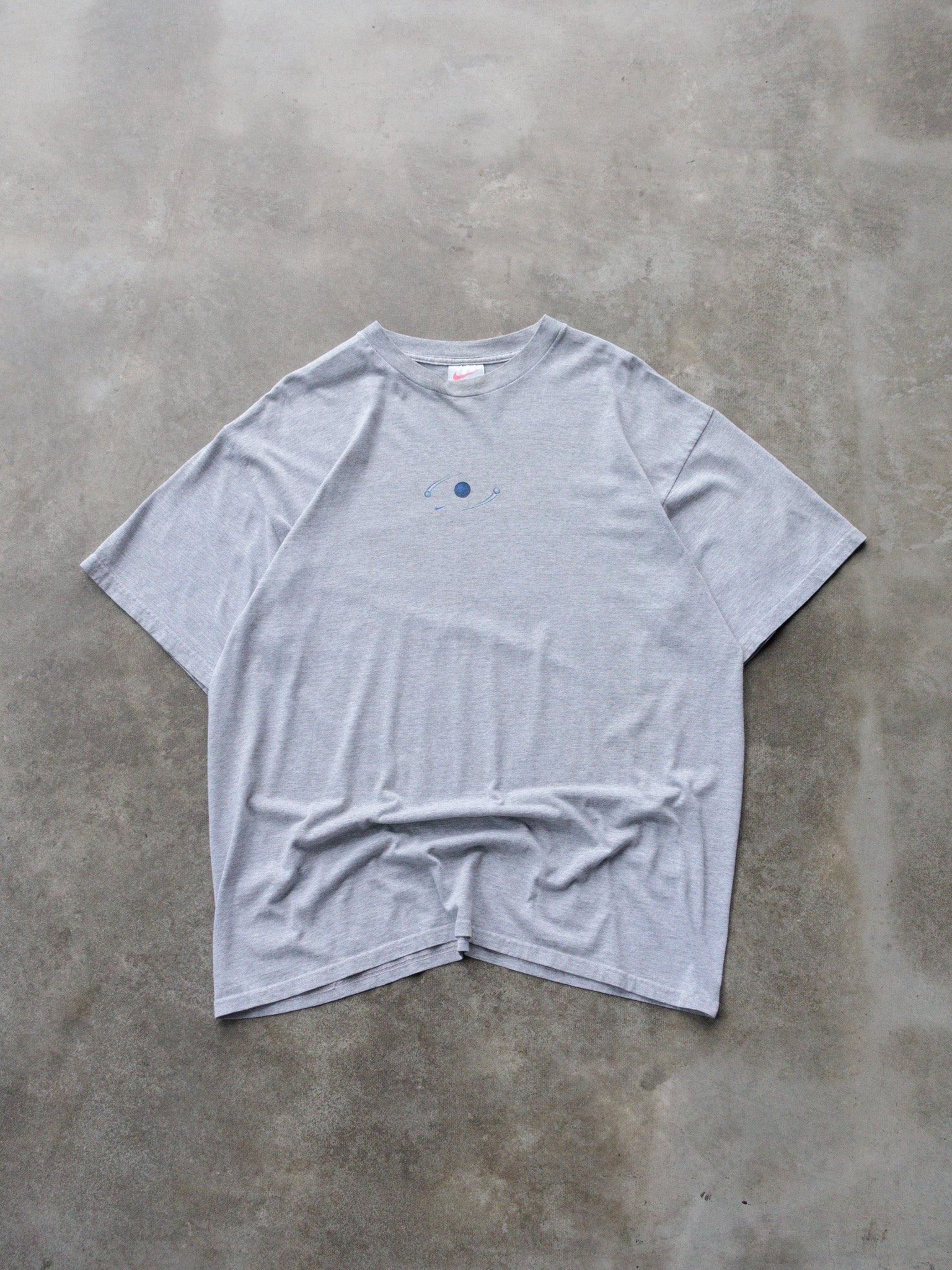 Vintage 90s Grey Nike Air Atom Graphic Tee (L)