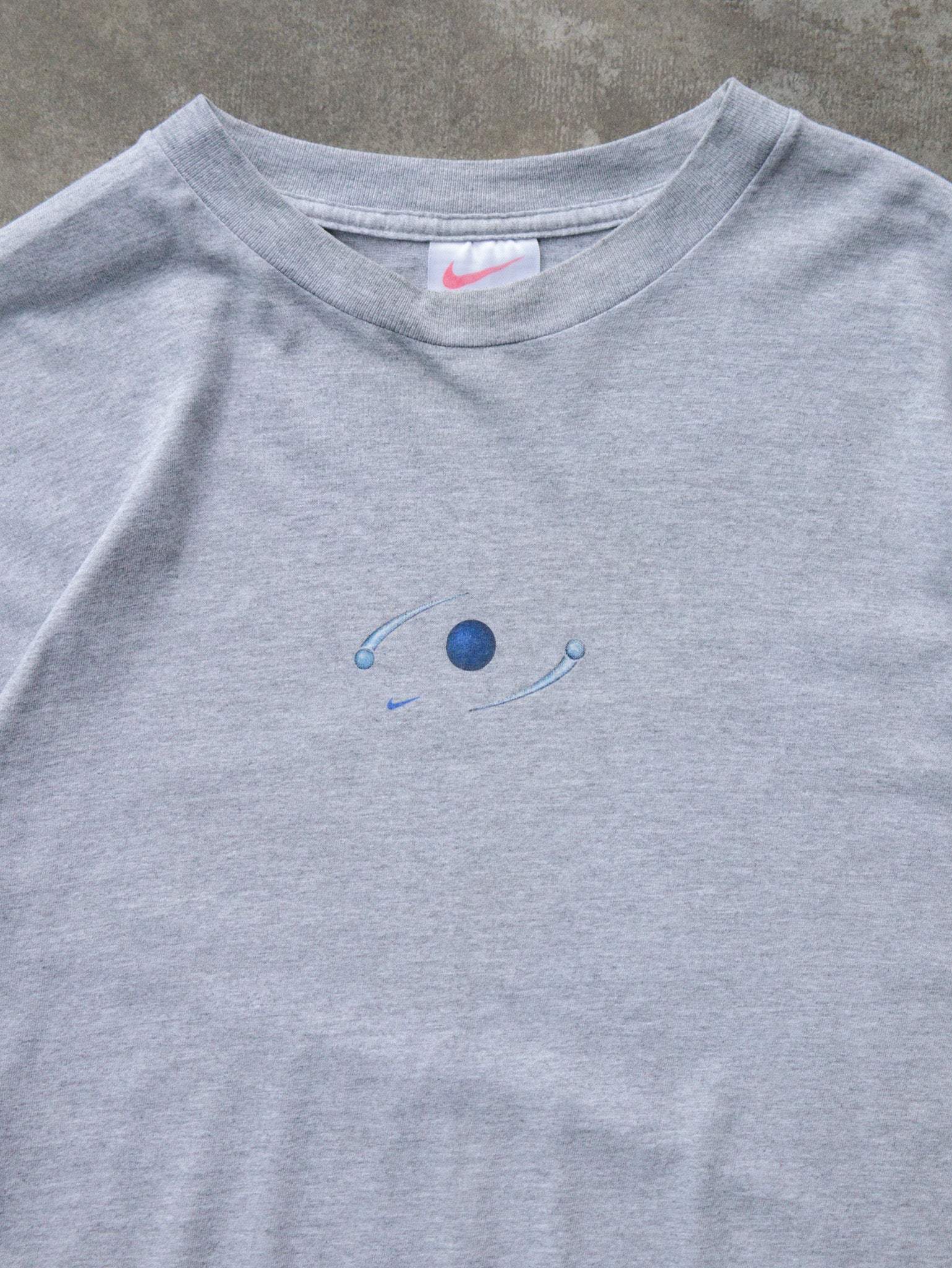 Vintage 90s Grey Nike Air Atom Graphic Tee (L)