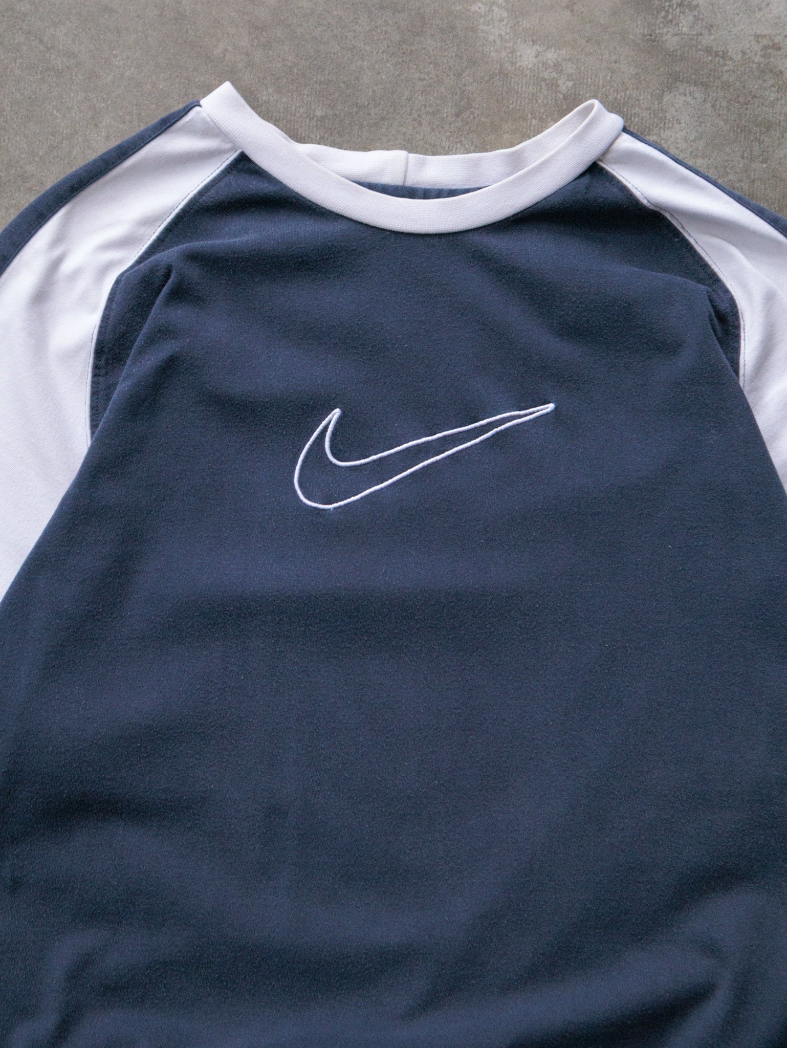 Vintage 00s Navy Nike Swoosh Raglan Tee (L)
