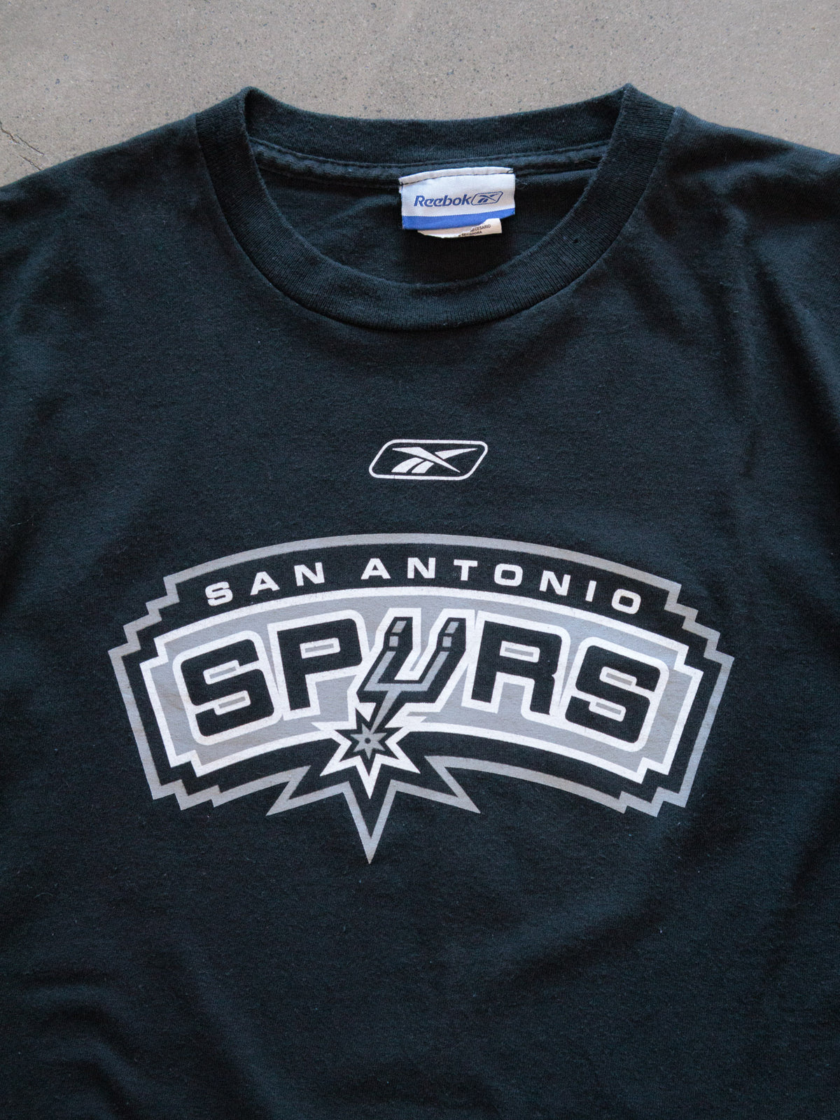 Vintage 00s Black Reebok San Antonio Spurs Tee (-)