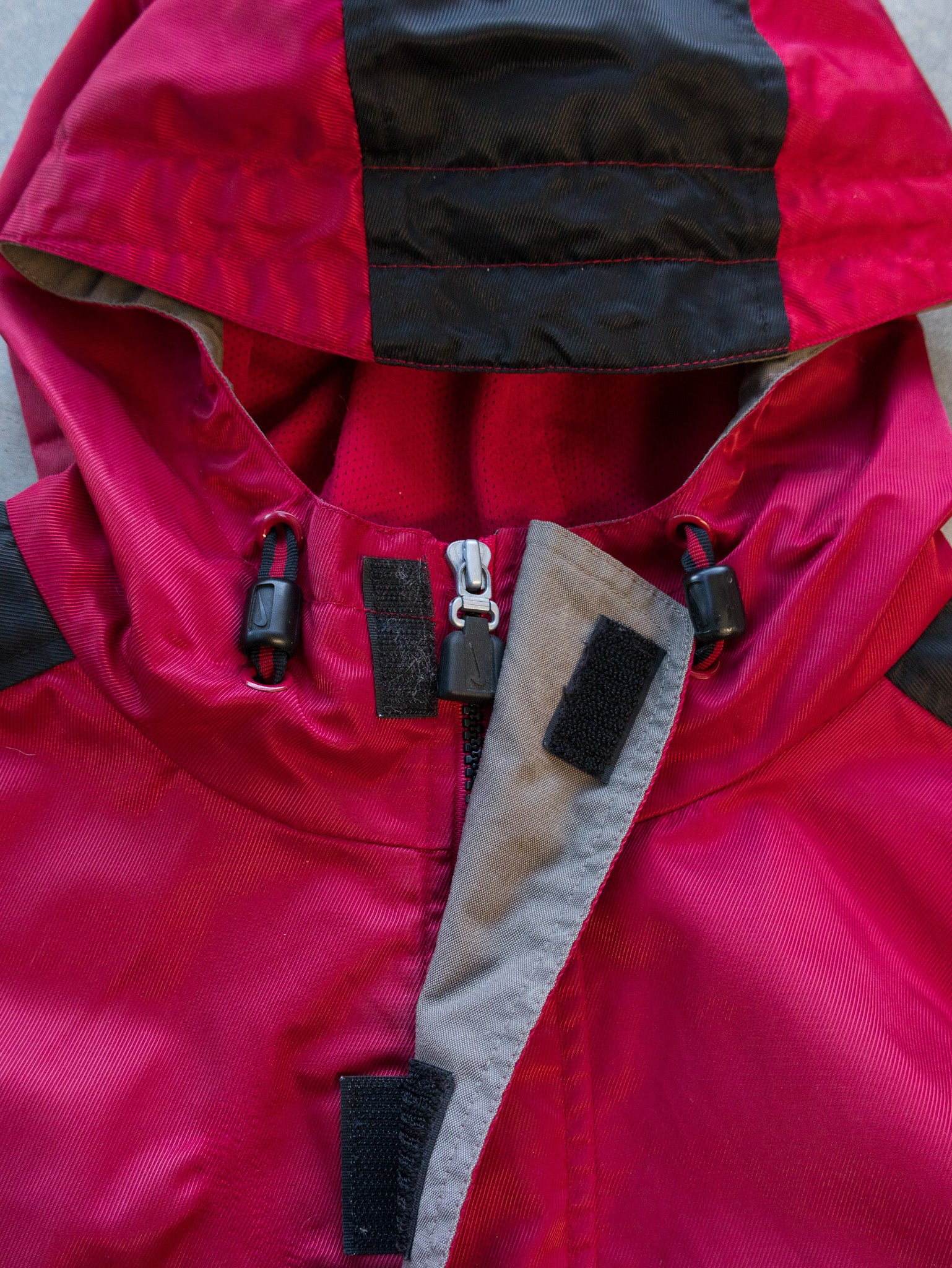 Vintage Red and Black Nike Pullover Anorak Jacket (L)