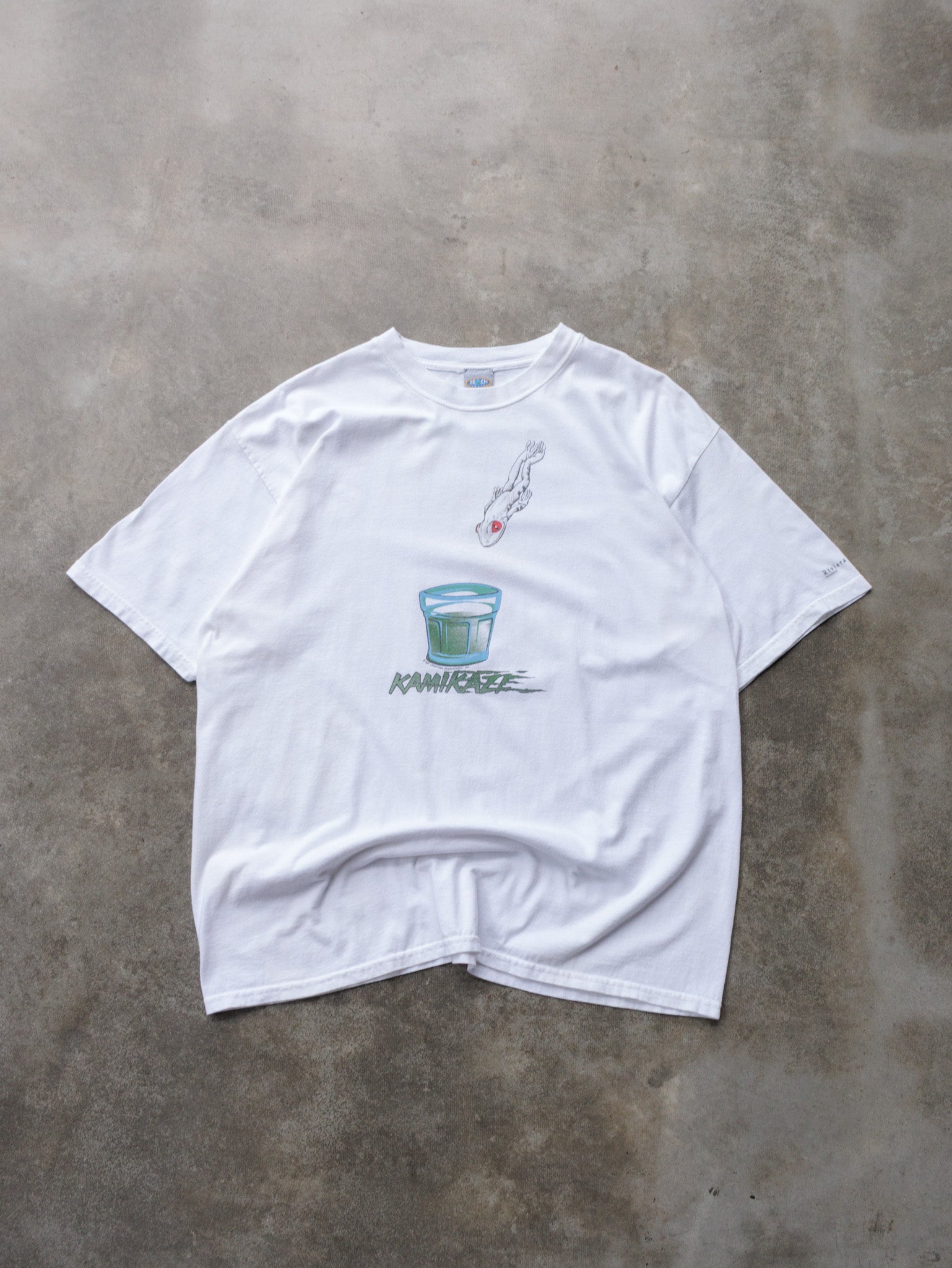 Vintage 1997 White Kamikaze Gecko Graphic Tee (XL)