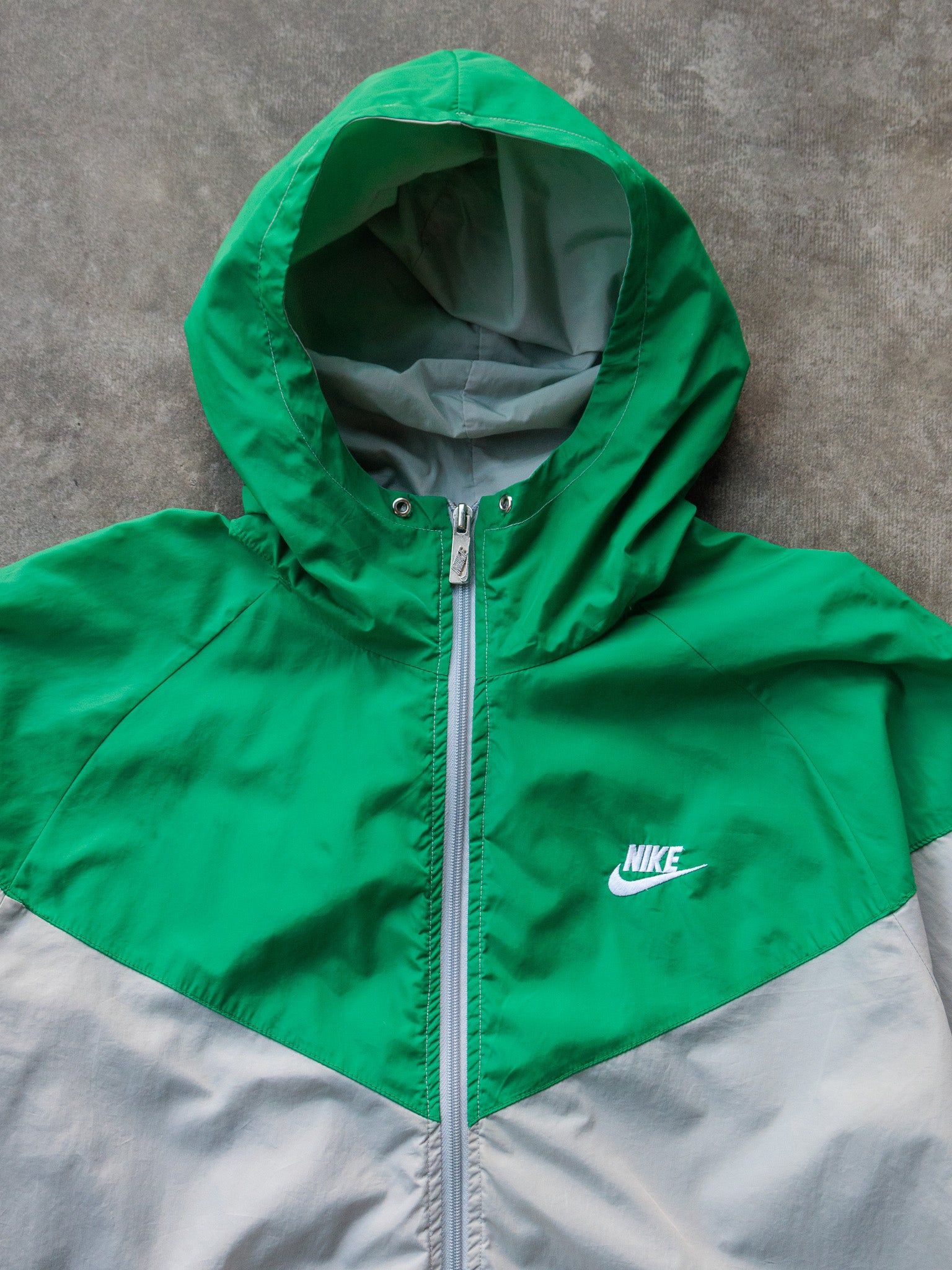Vintage 90s Grey Nike Windbreaker (L)