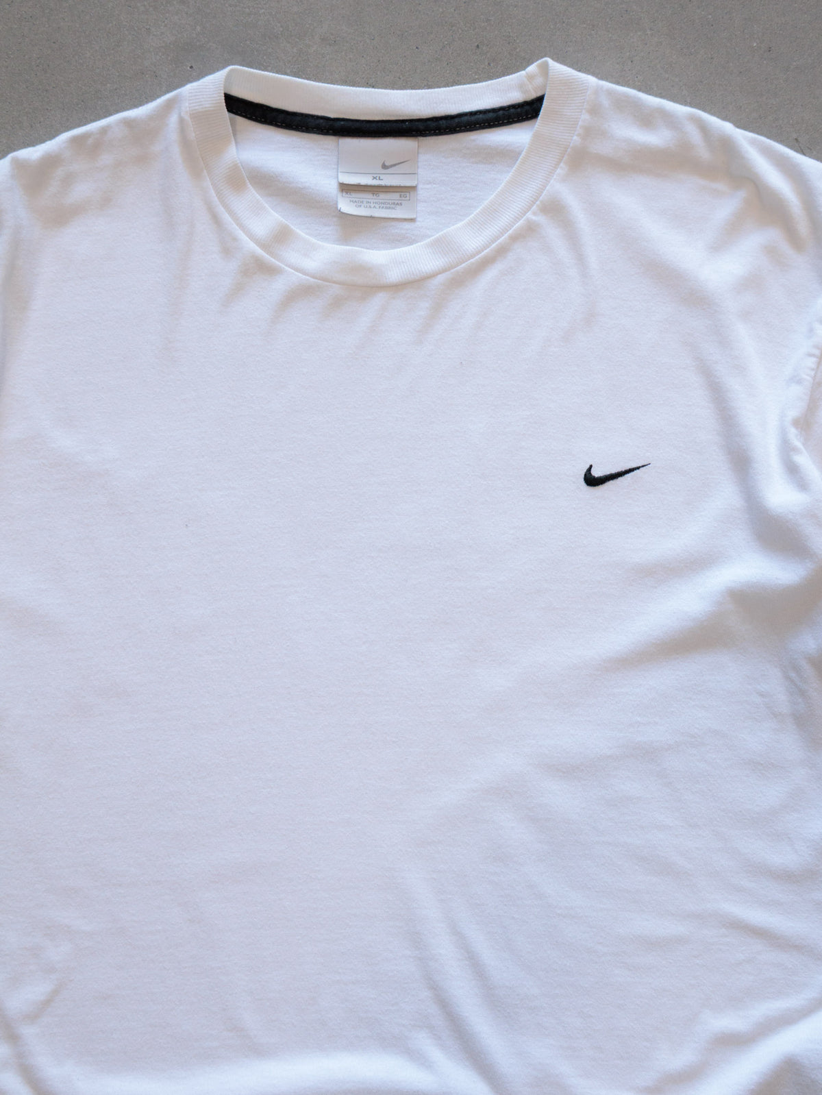 Vintage 00s White Nike Swoosh Tee (XL)