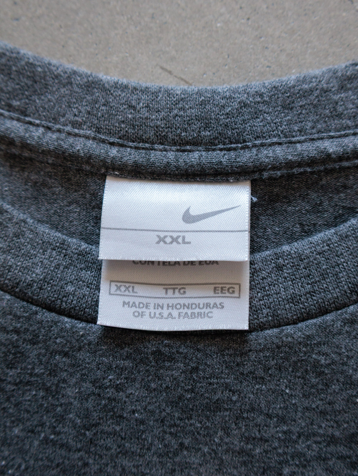 Vintage 00s Grey Nike Swoosh Tee (2XL)